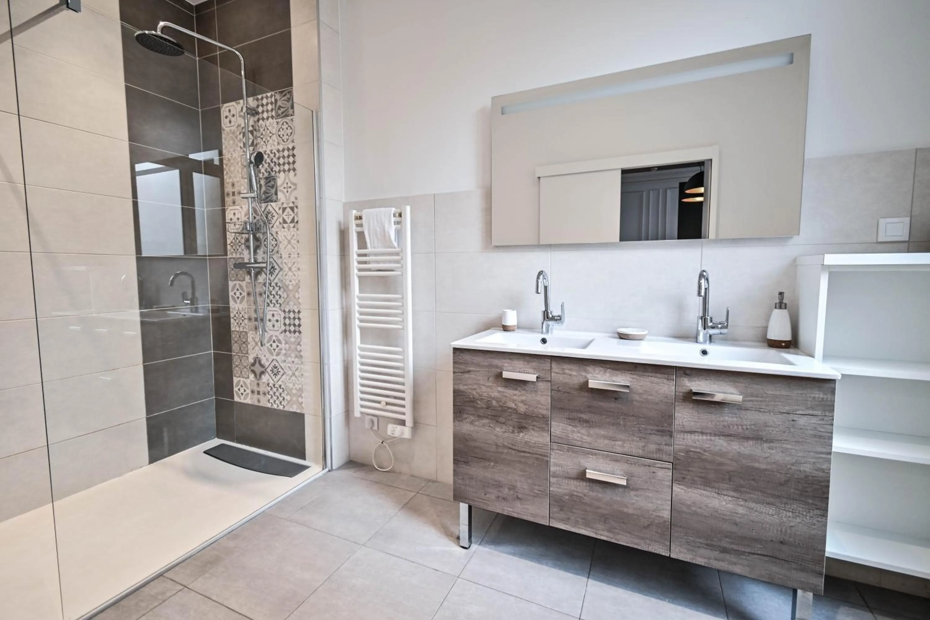 Shower in Les cles du 27 Paris