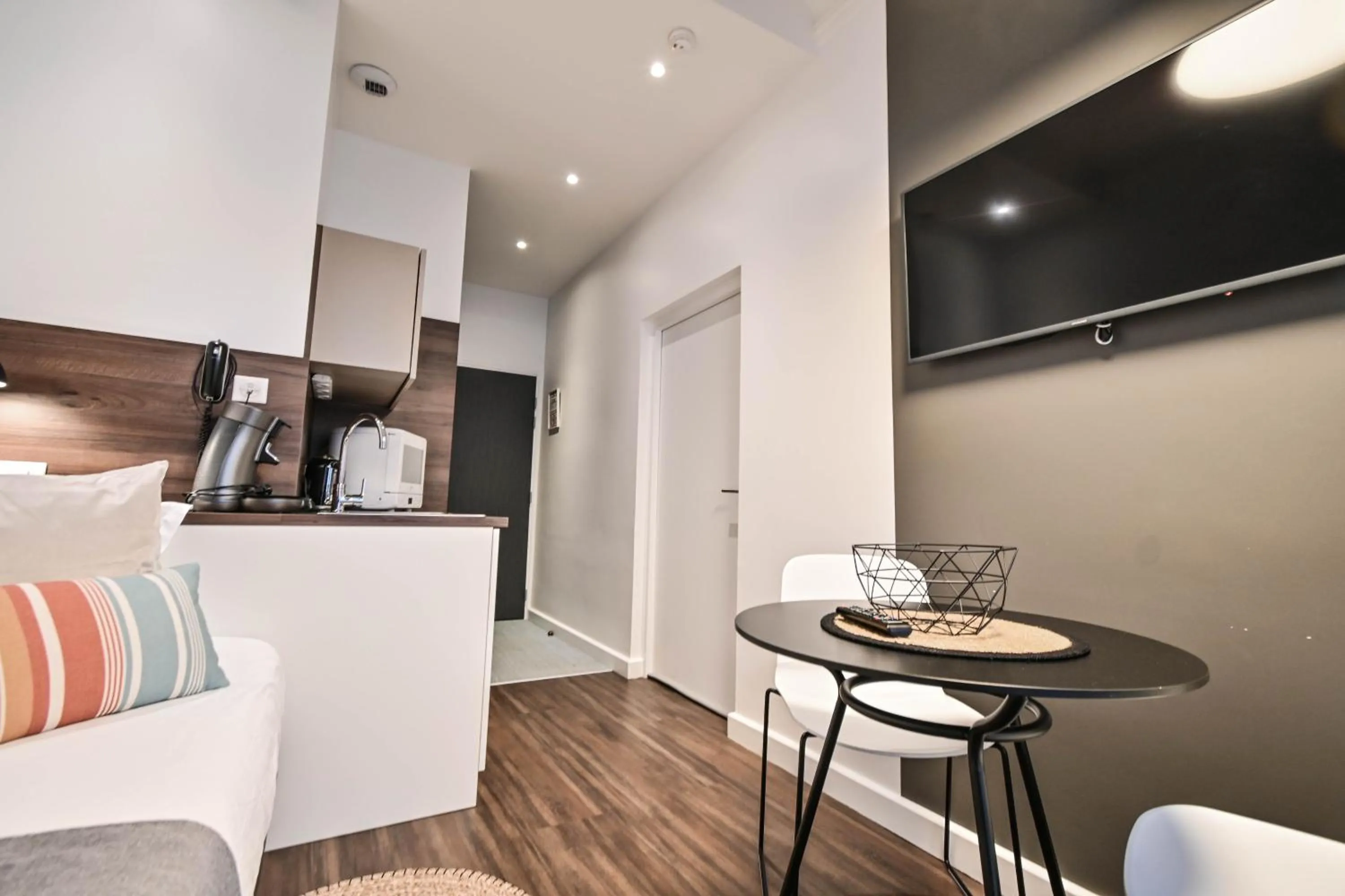 TV and multimedia in Les cles du 27 Paris