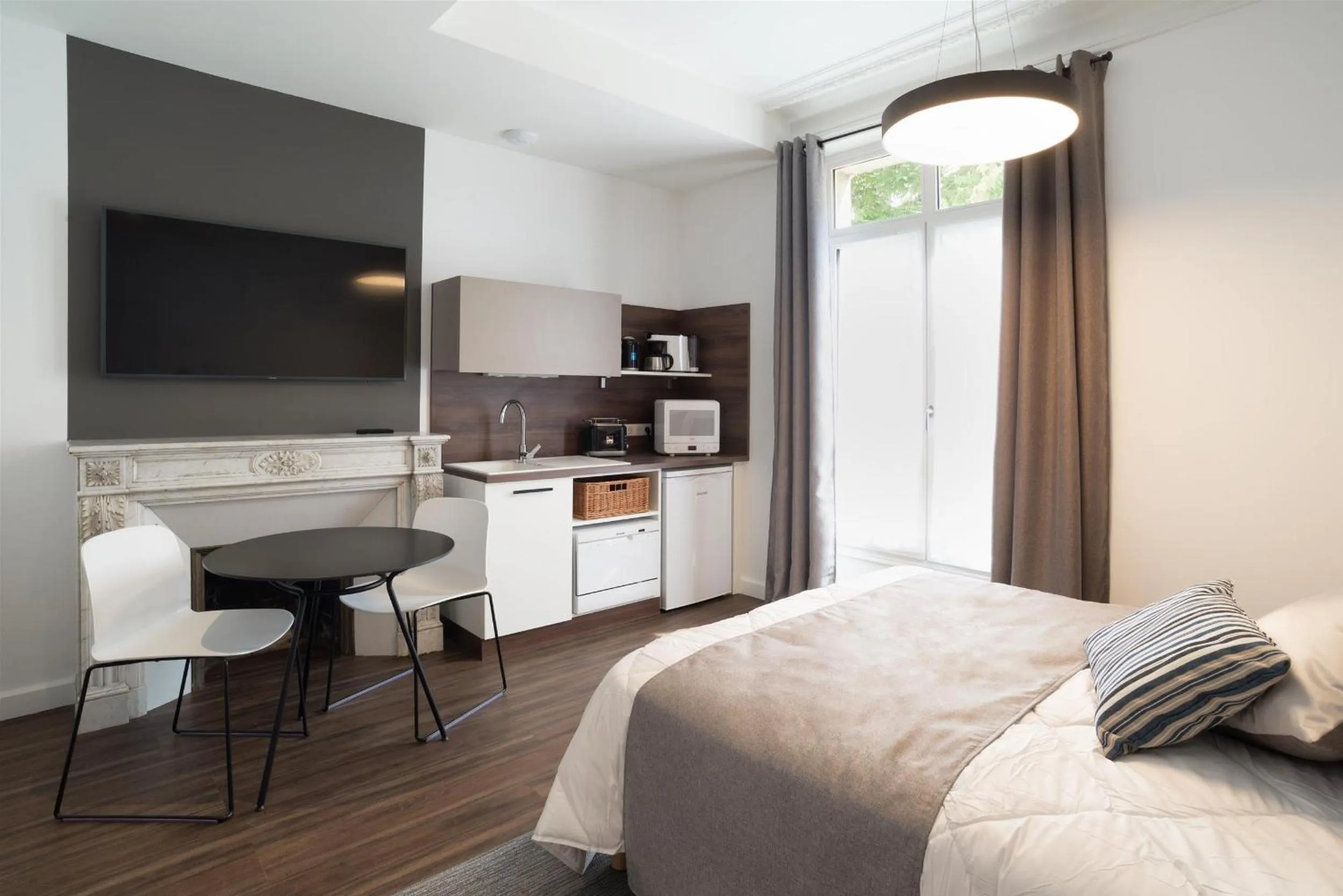 Photo of the whole room, Bed in Les cles du 27 Paris