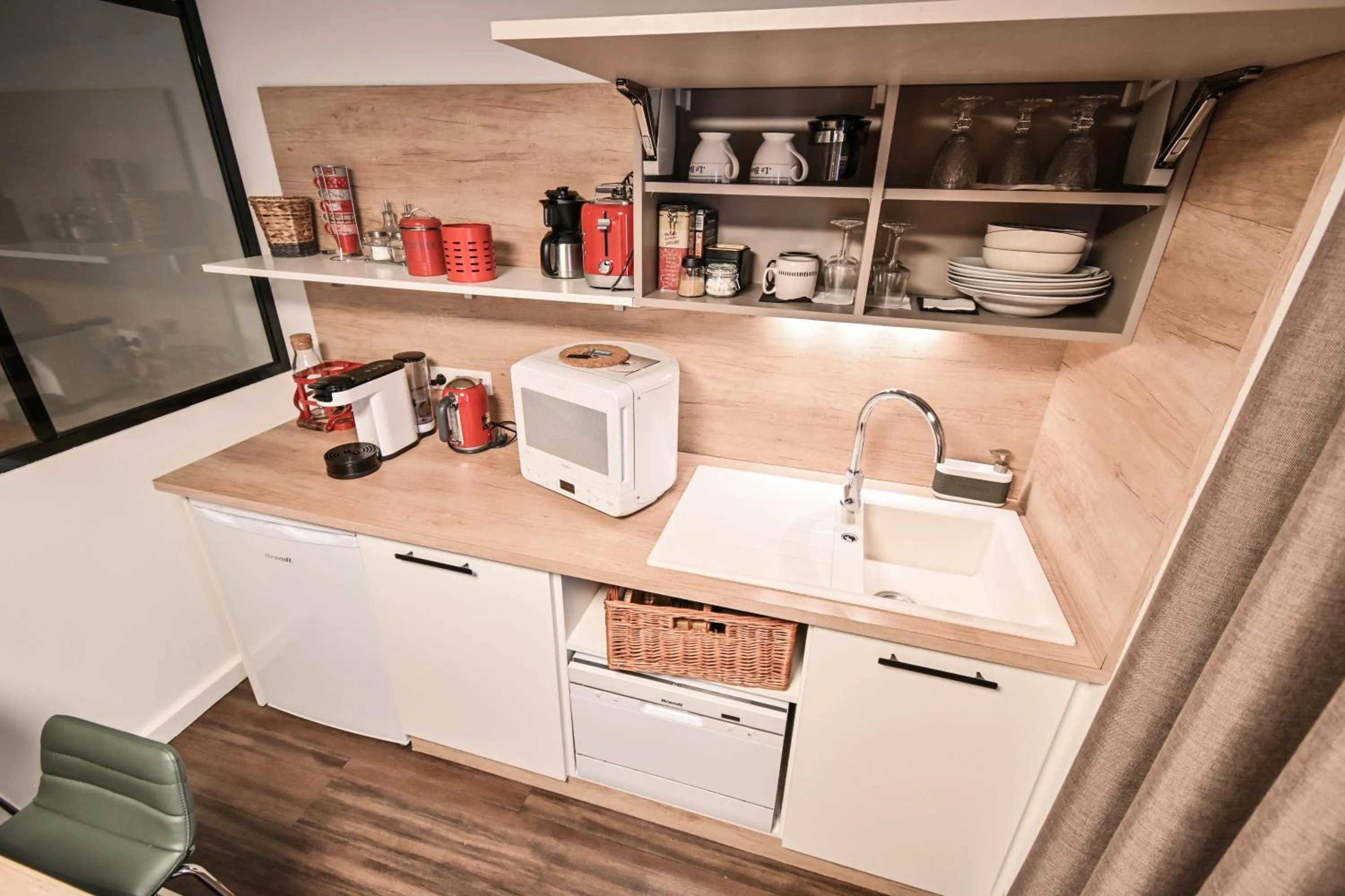 Coffee/tea facilities in Les cles du 27 Paris