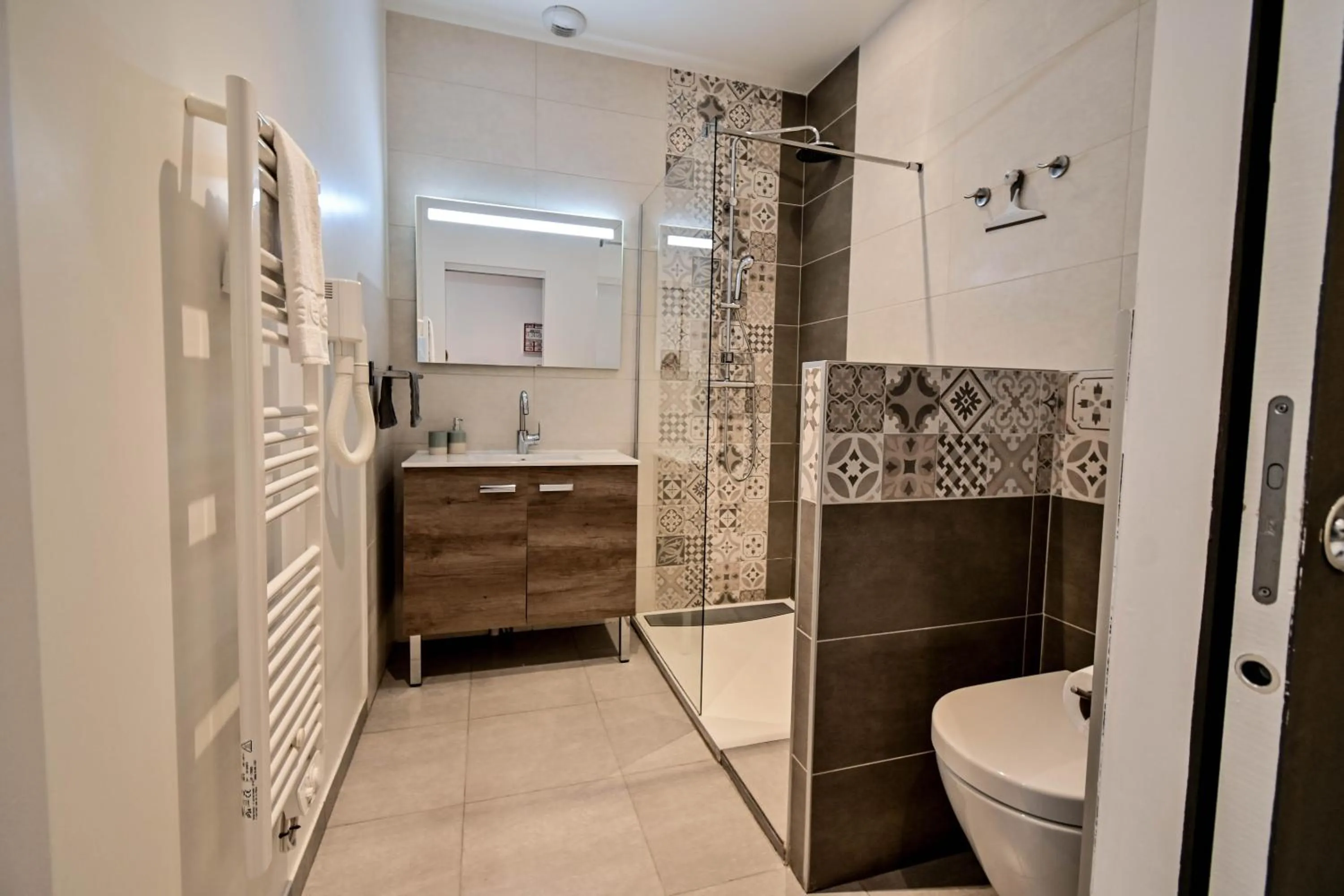 Shower in Les cles du 27 Paris