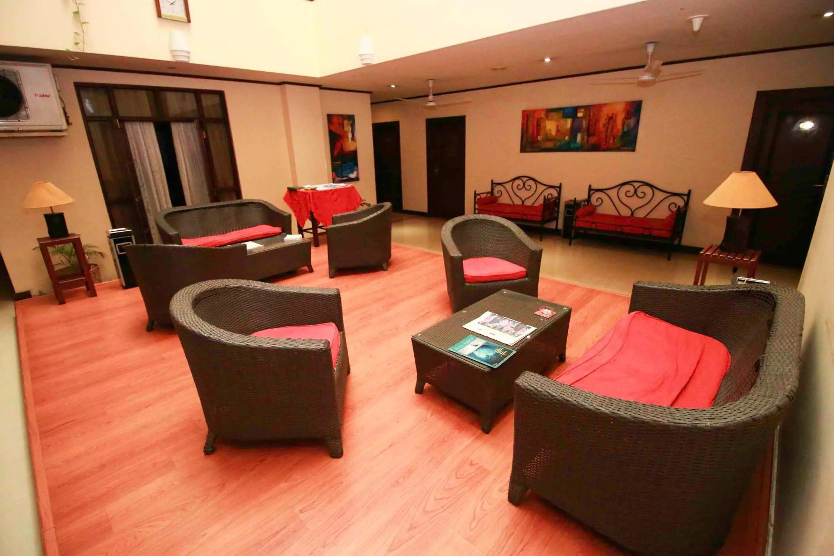 Seating area in Colombo City Hotels (Pvt) Ltd