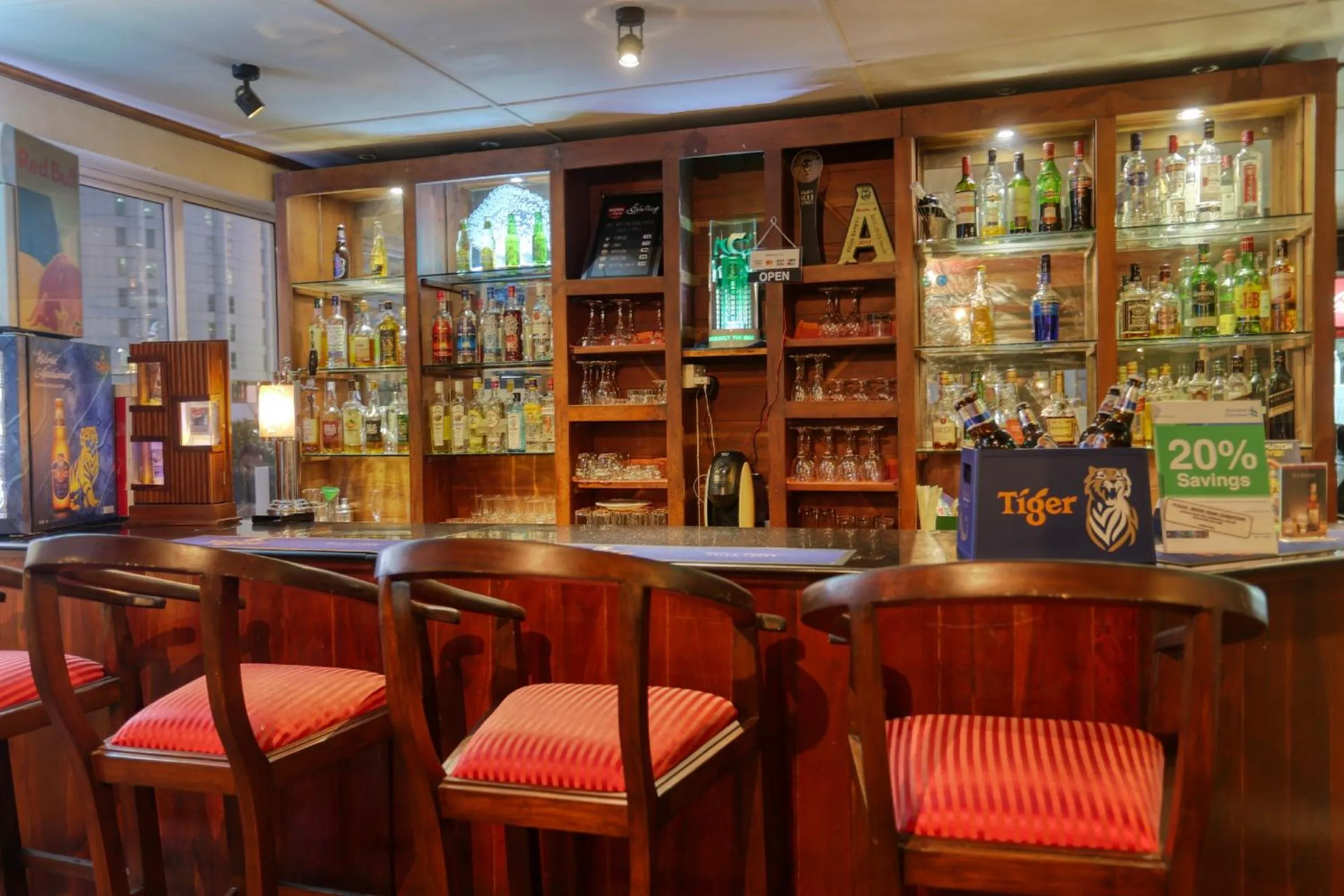 Lounge or bar in Colombo City Hotels (Pvt) Ltd