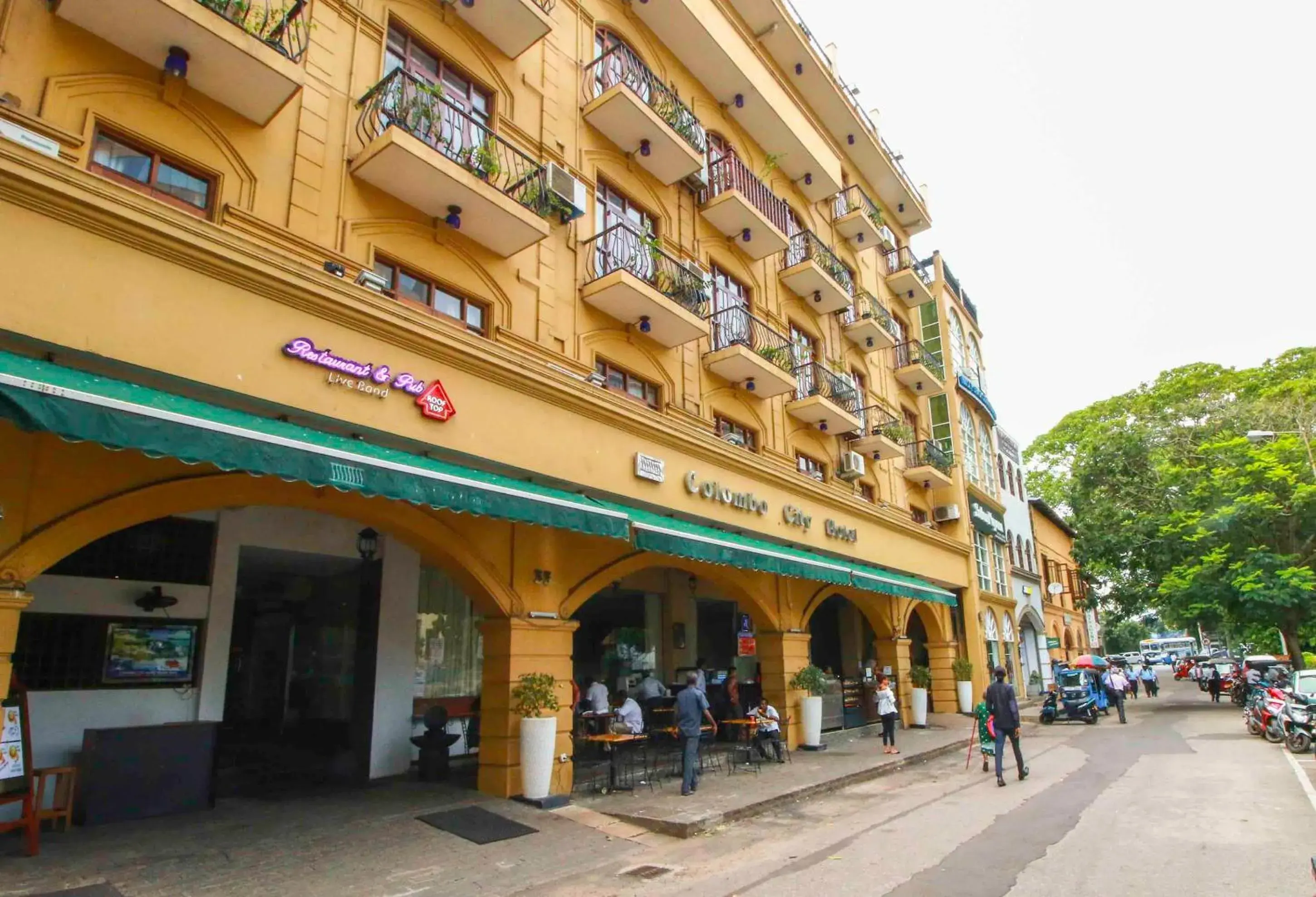 Property building in Colombo City Hotels (Pvt) Ltd Property building in Colombo City Hotels (Pvt) Ltd