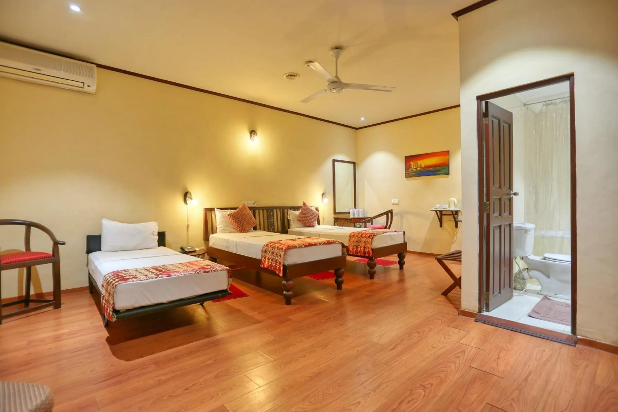 Bedroom, Bed in Colombo City Hotels (Pvt) Ltd