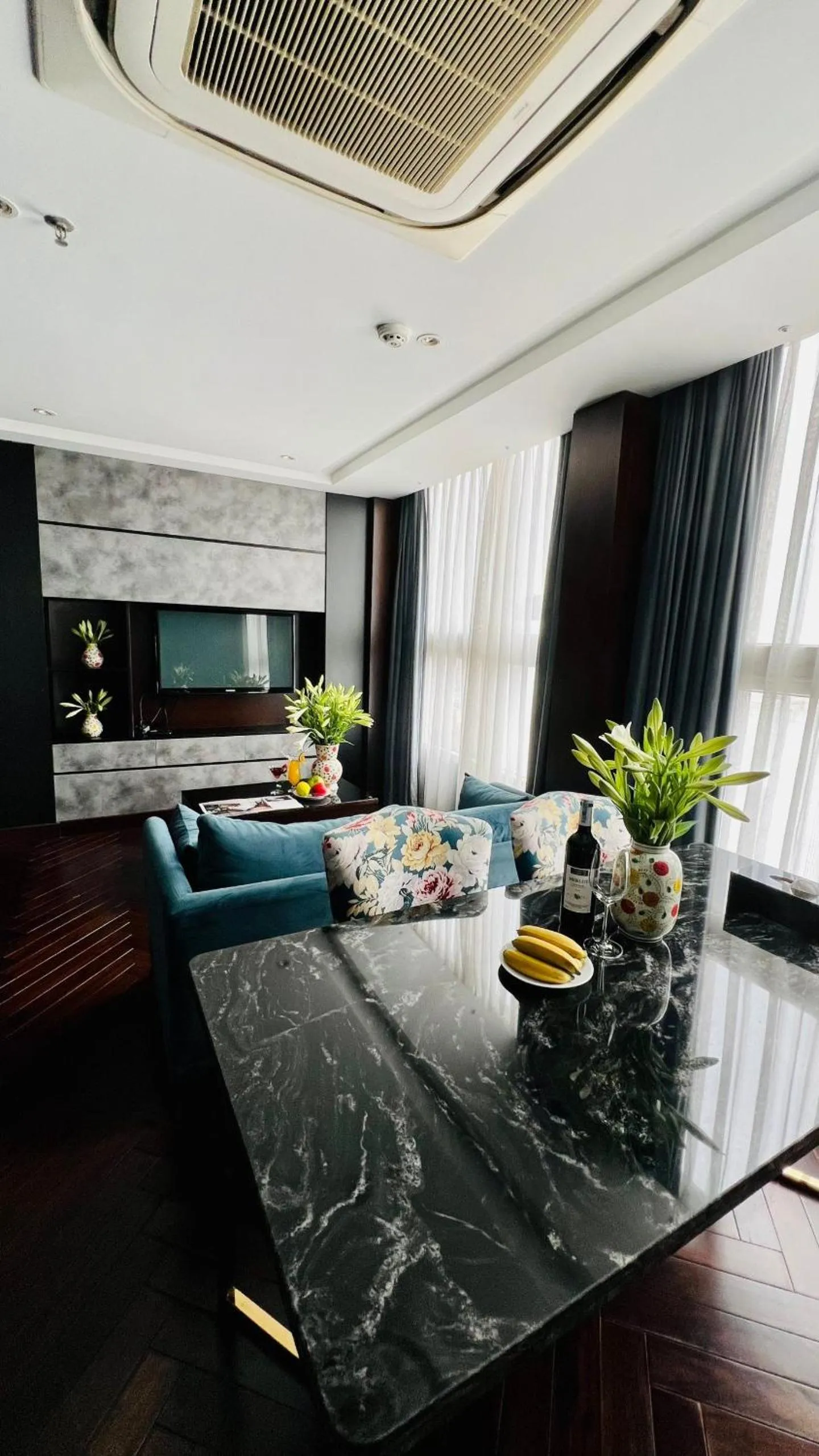 Living room in Golden Silk Boutique Hotel