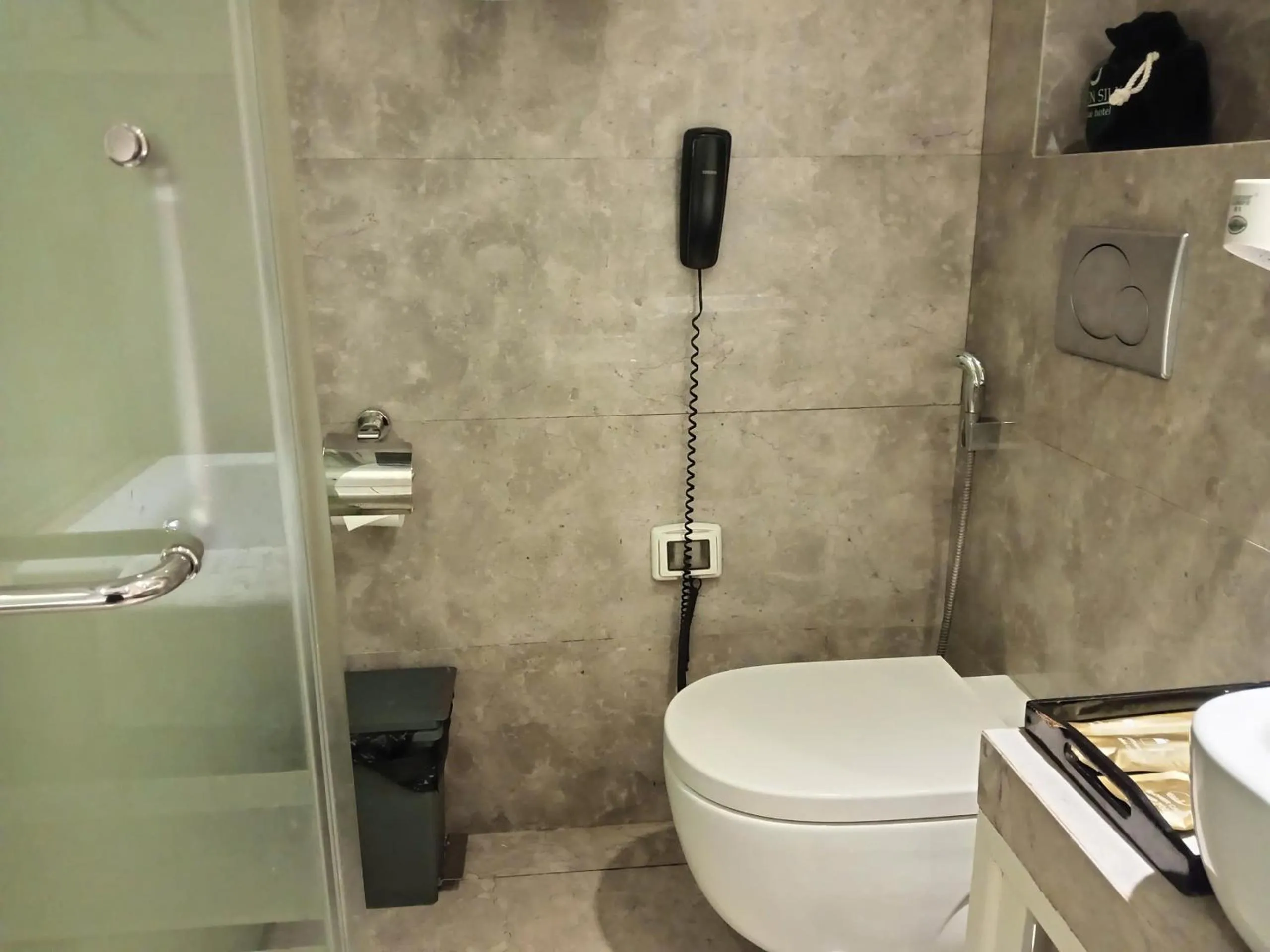 Toilet in Golden Silk Boutique Hotel