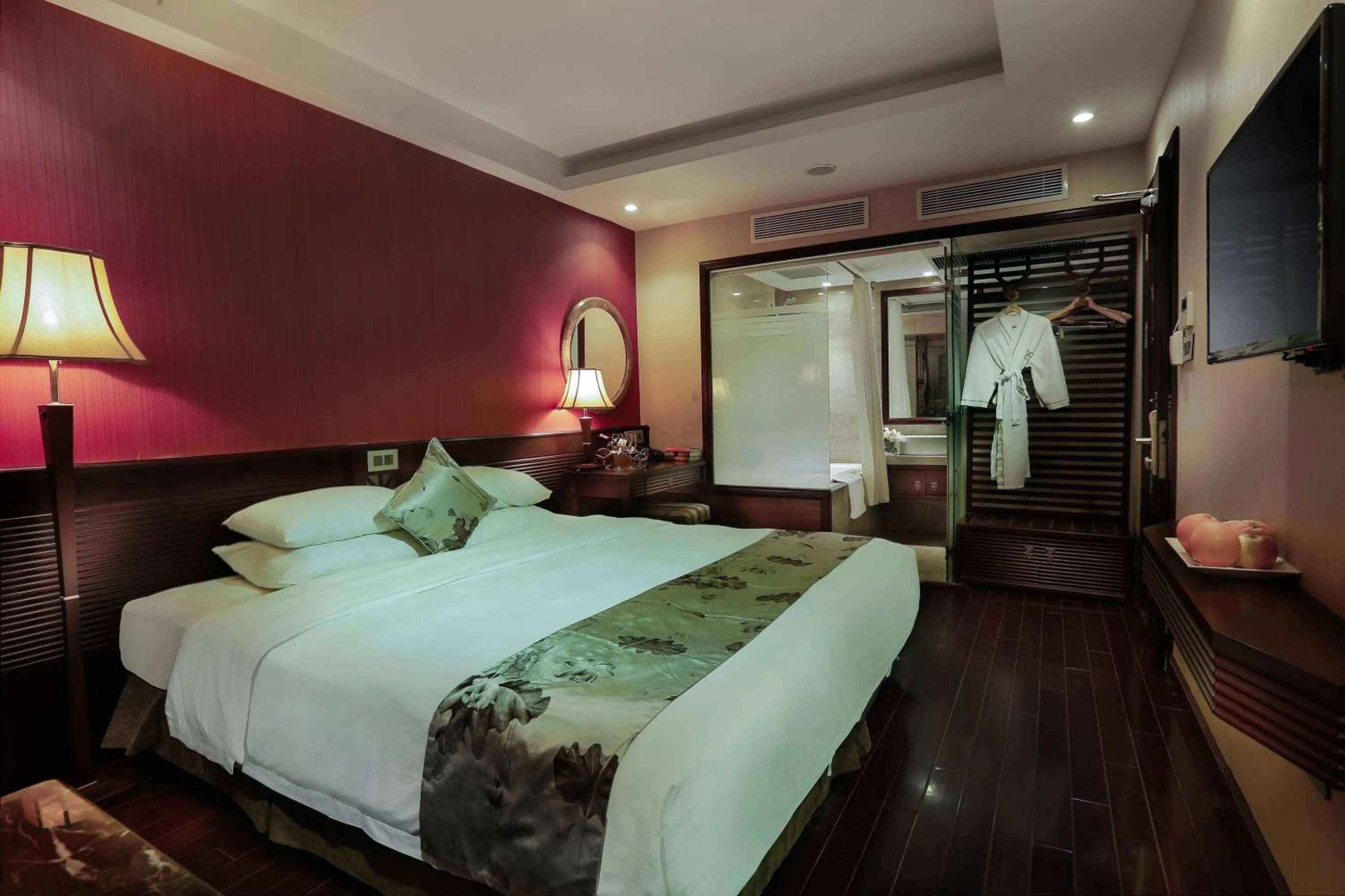 Bedroom, Bed in Golden Silk Boutique Hotel