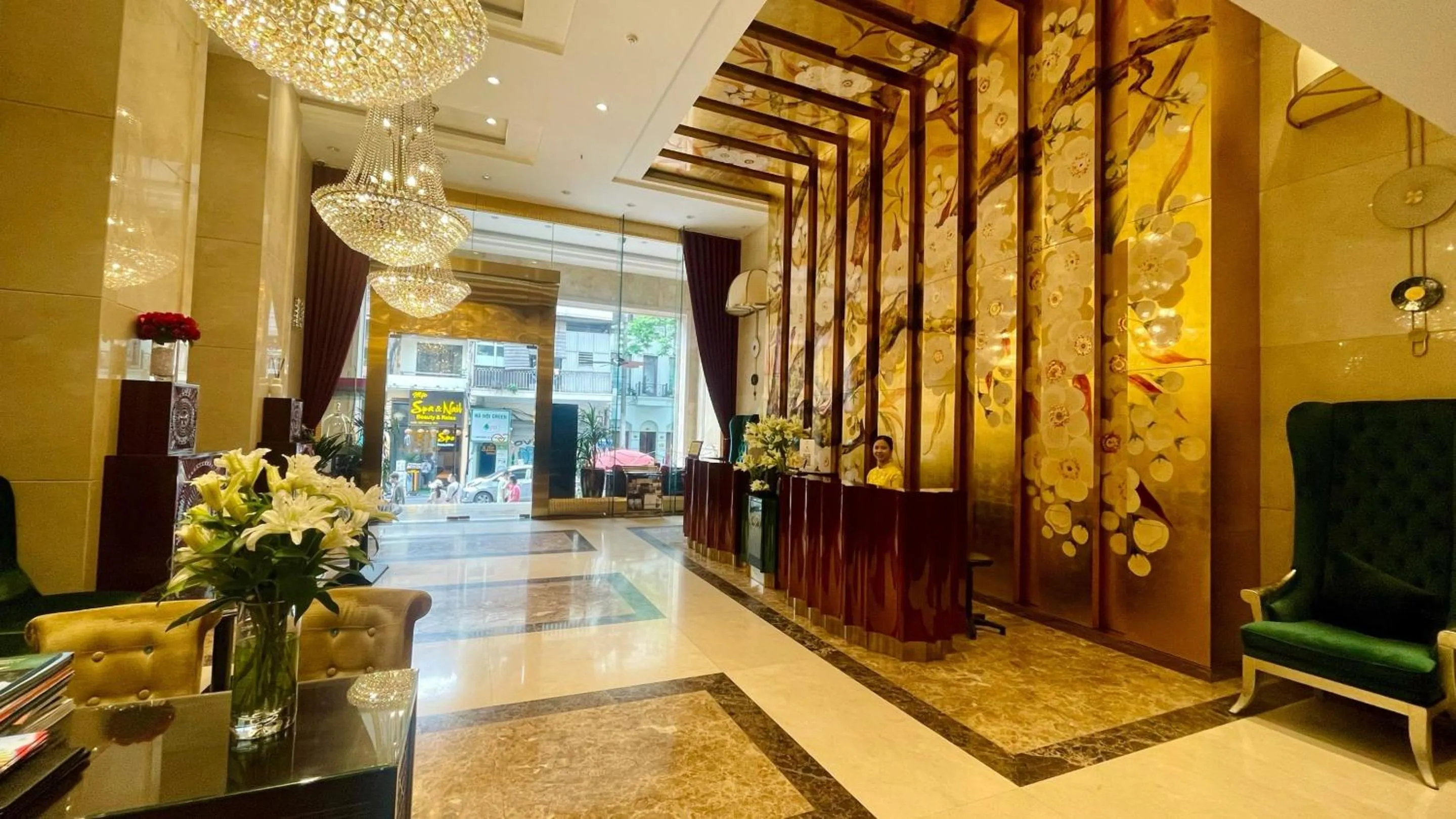 Lobby or reception in Golden Silk Boutique Hotel