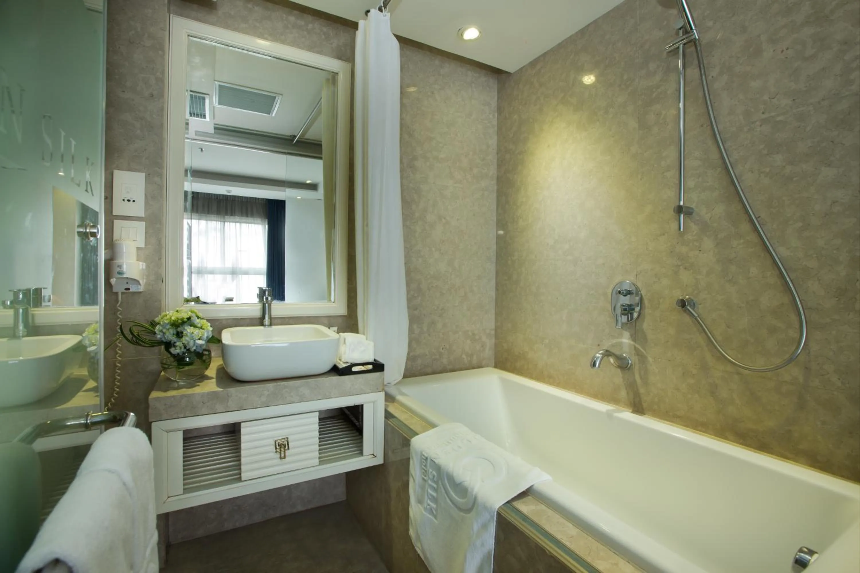 Shower in Golden Silk Boutique Hotel