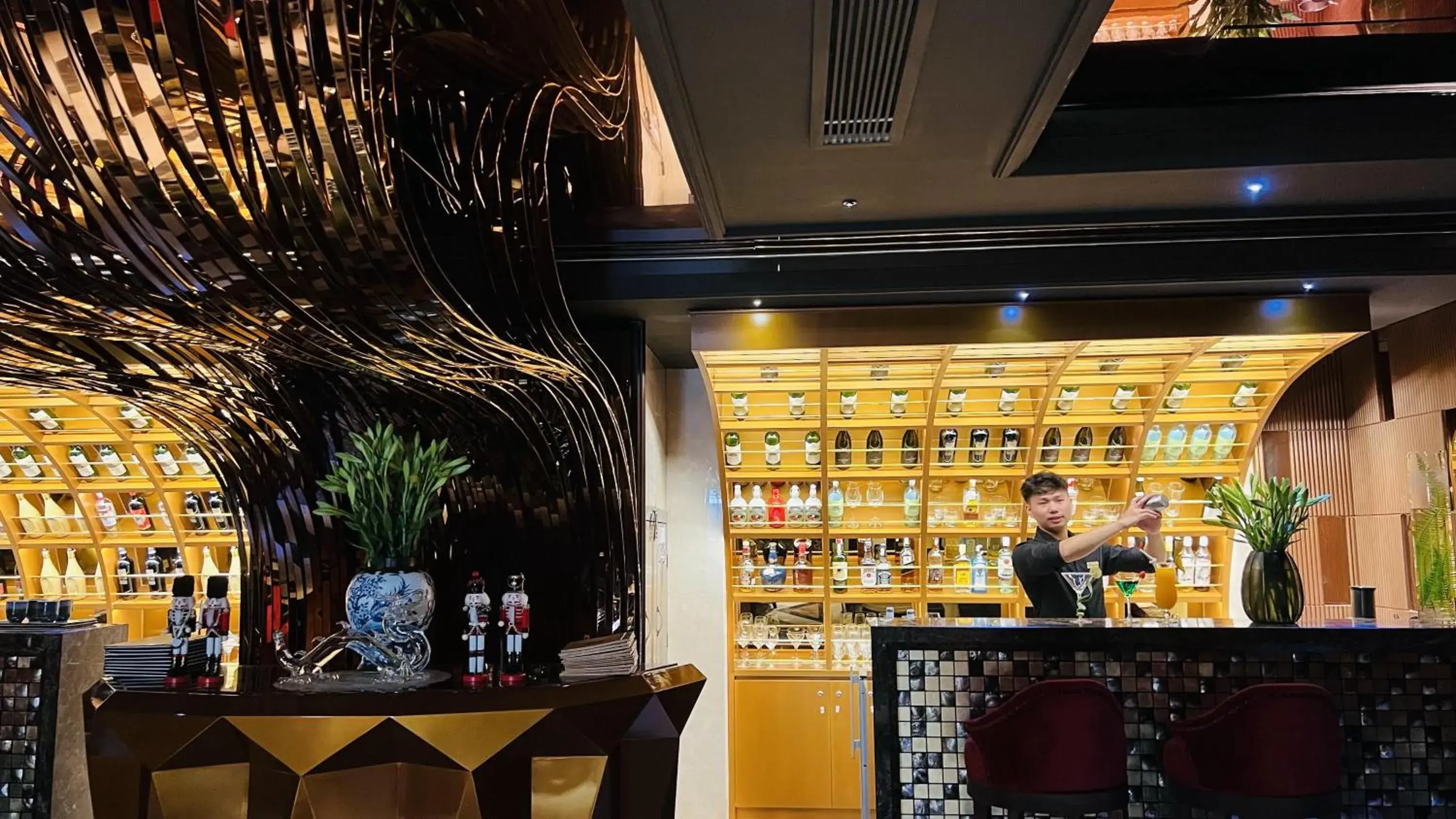 Lounge or bar in Golden Silk Boutique Hotel Lounge or bar in Golden Silk Boutique Hotel