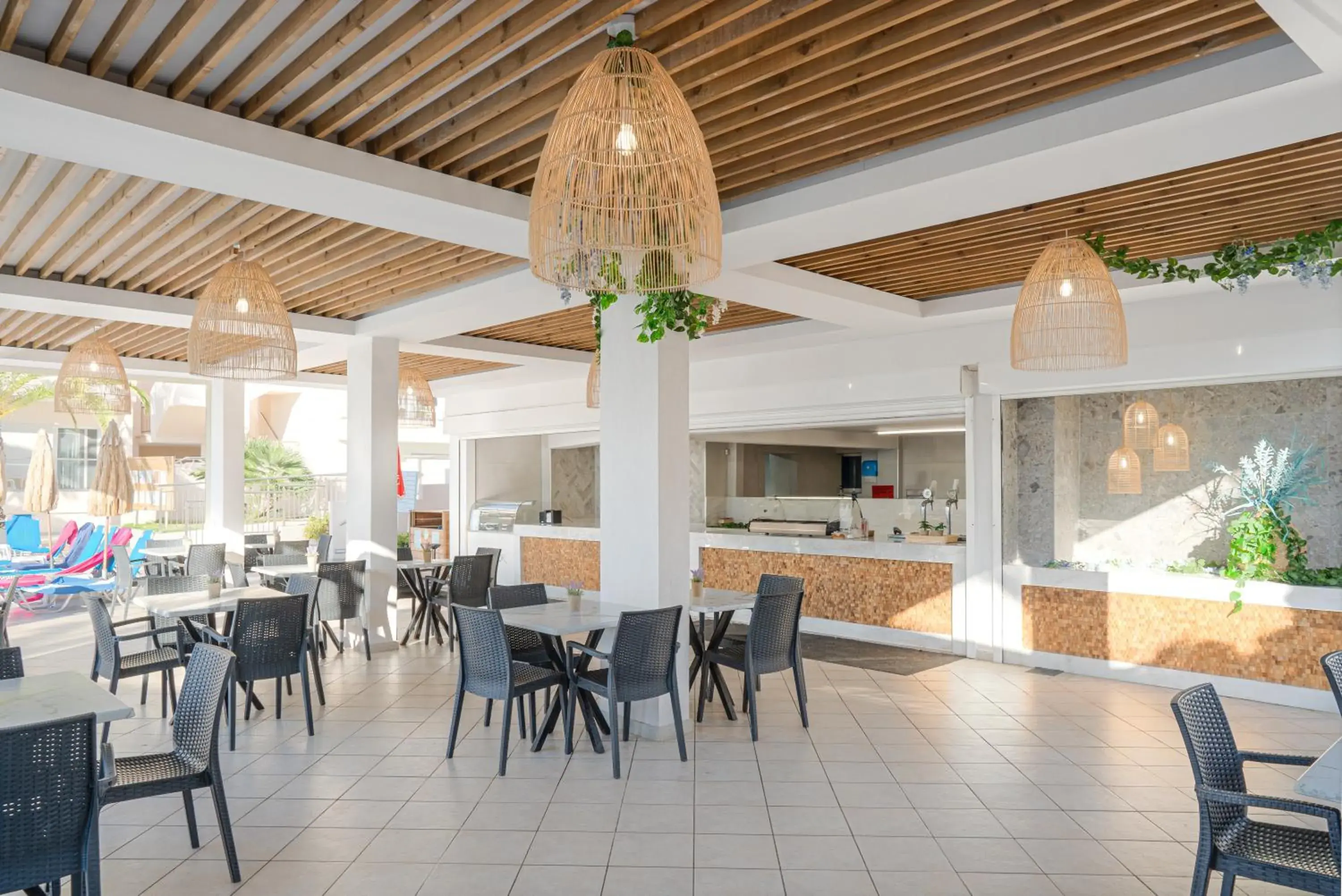 Restaurant/places to eat in Poseidon Beach Hotel Restaurant/places to eat in Poseidon Beach Hotel