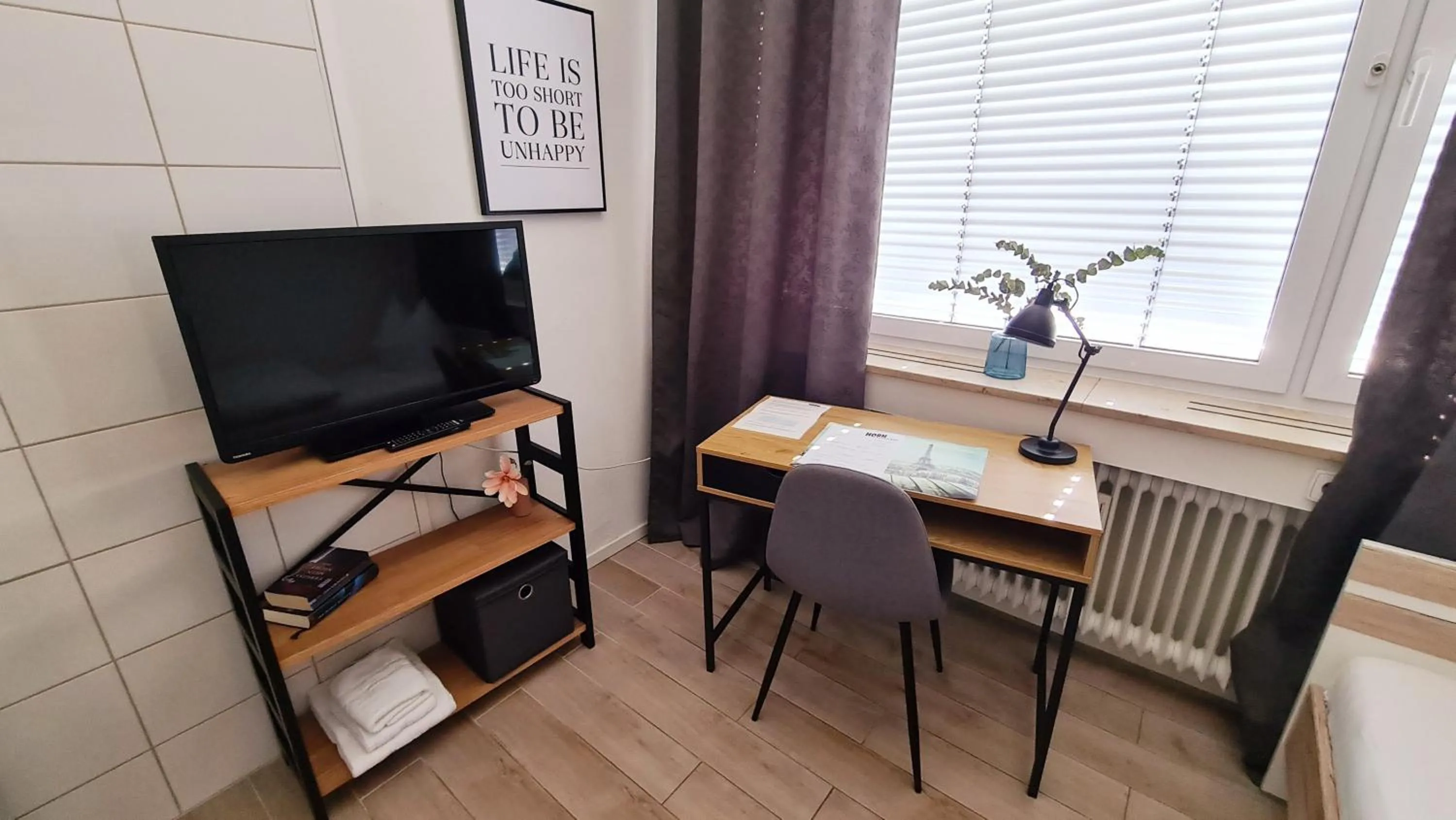 Single Room with Shared Bathroom in Horn Gästehaus