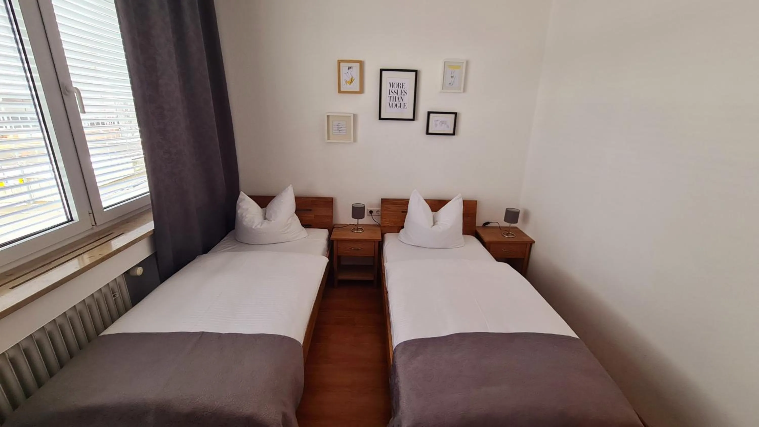 Twin Room with Shared Bathroom in Horn Gästehaus