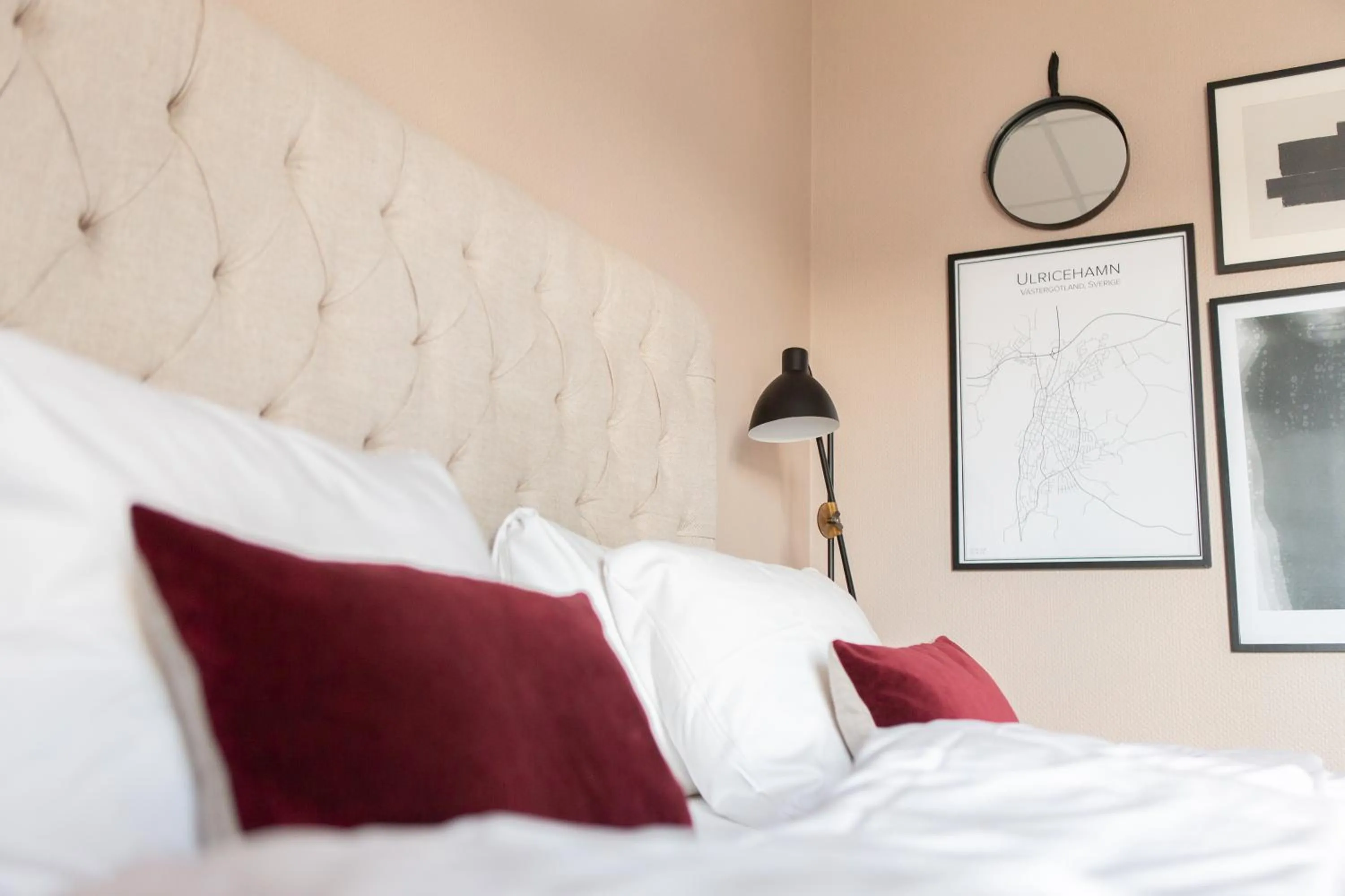 Decorative detail, Bed in Hotell Bogesund