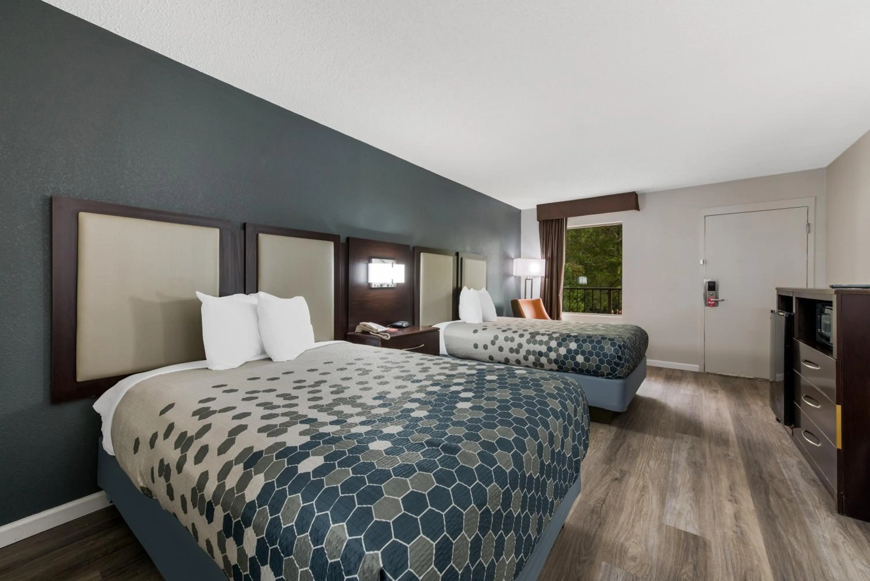 Bedroom, Bed in Econo Lodge Cheraw Market Street