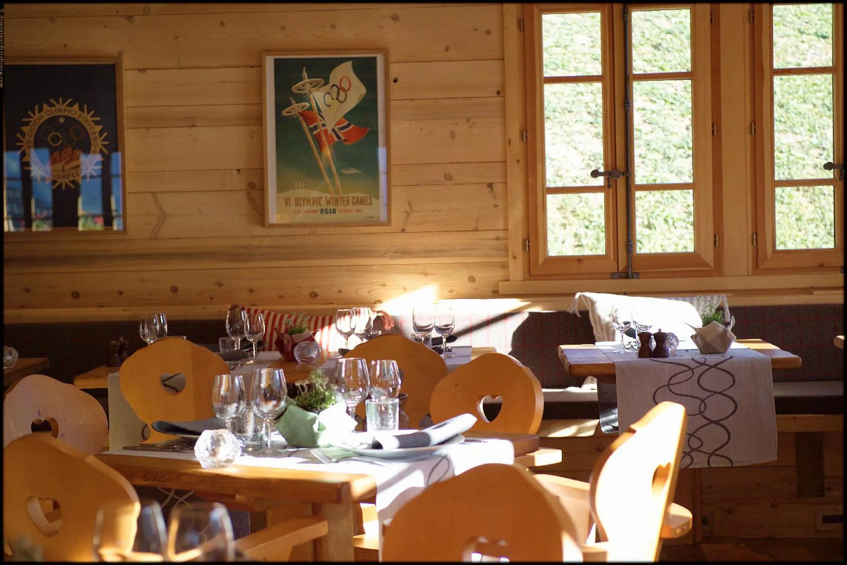Restaurant/places to eat in Hôtel La Ferme du Chozal, Chalet de tradition