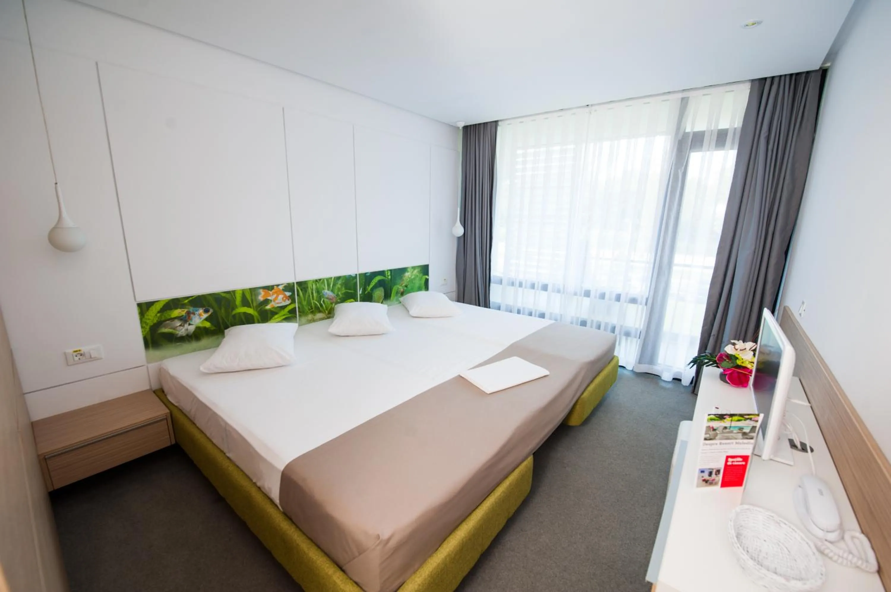 Bathroom, Bed in Hotel Melodia