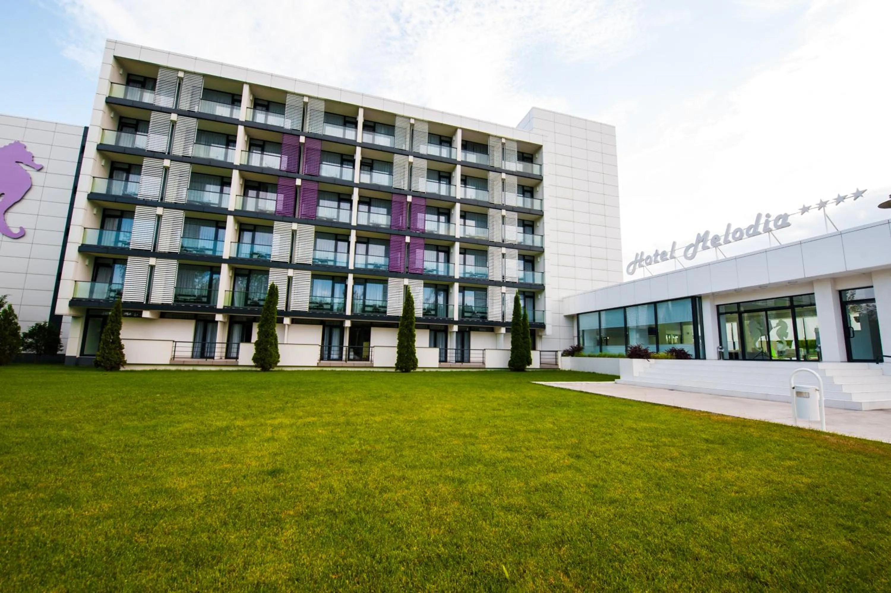 Property building in Hotel Melodia