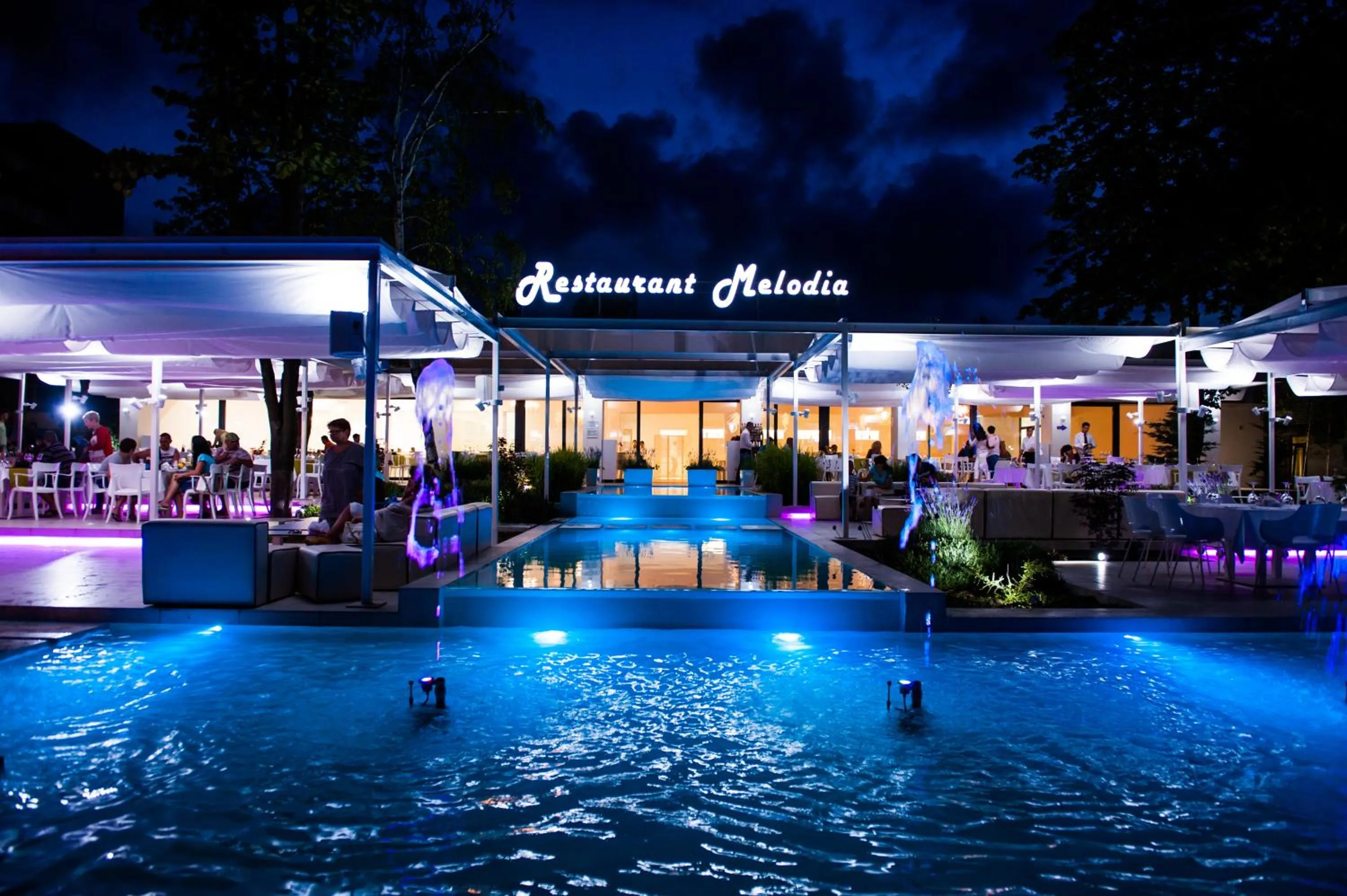 Restaurant/places to eat in Hotel Melodia