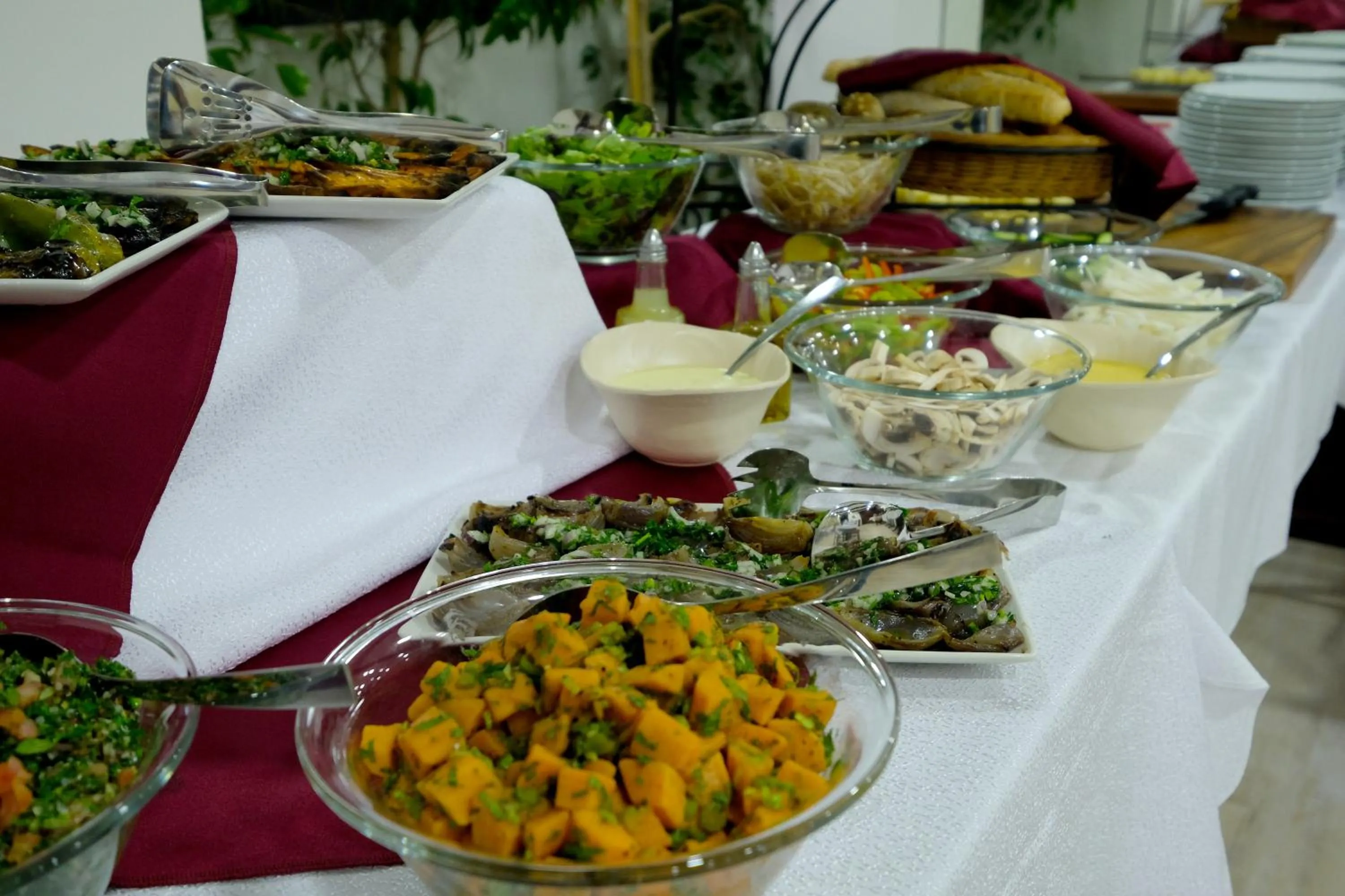 Food and drinks in Tantur Hills Hotel - Jerusalem