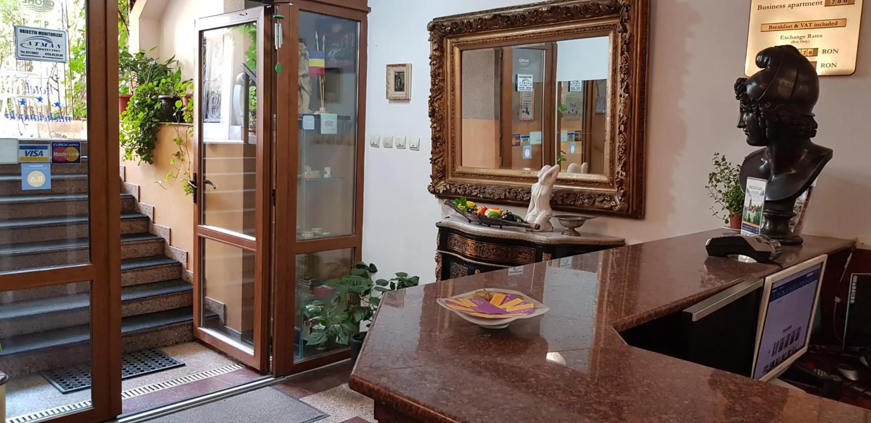 Lobby or reception in Hotel Michelangelo Lobby or reception in Hotel Michelangelo