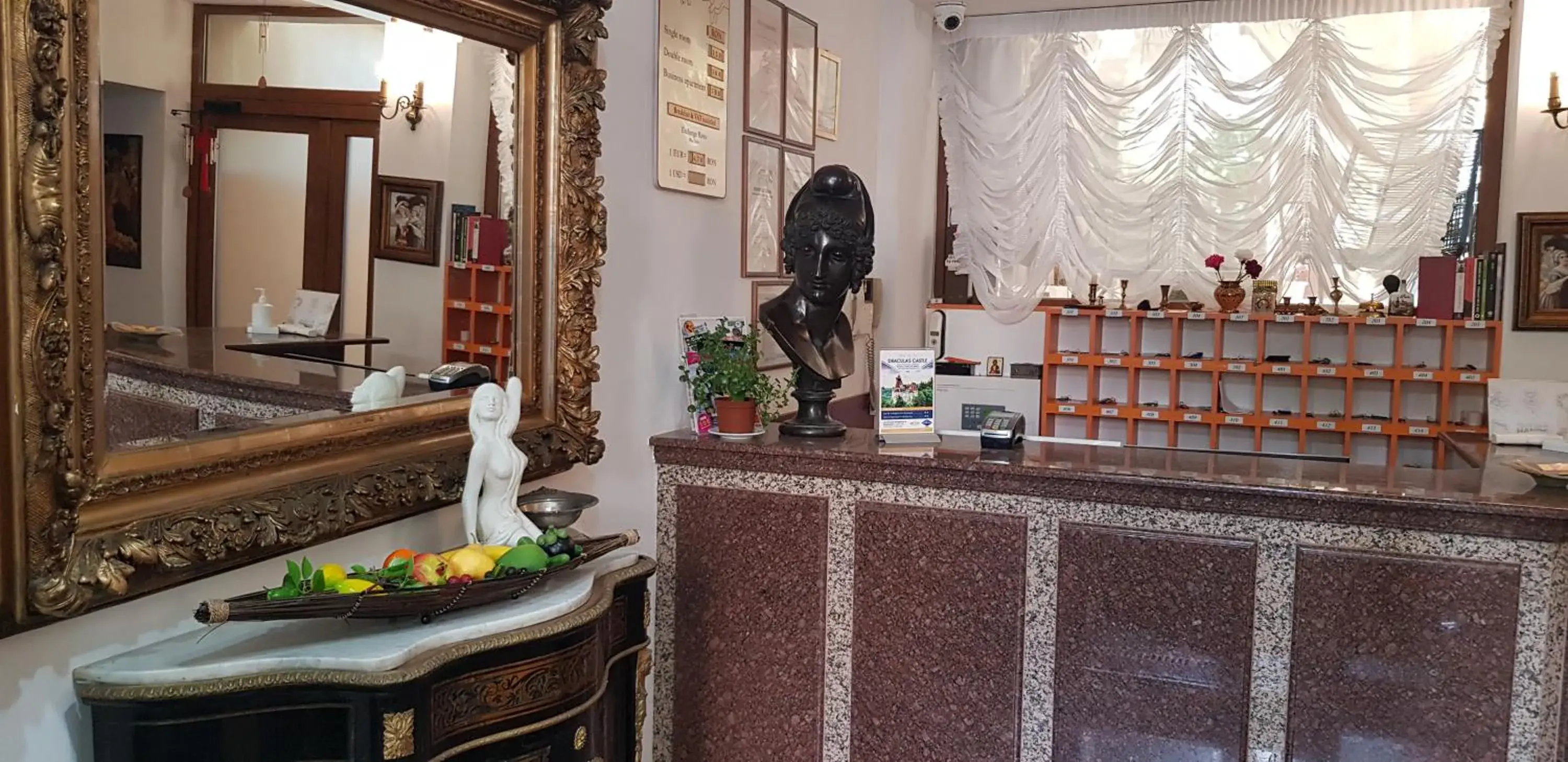 Lobby or reception in Hotel Michelangelo Lobby or reception in Hotel Michelangelo