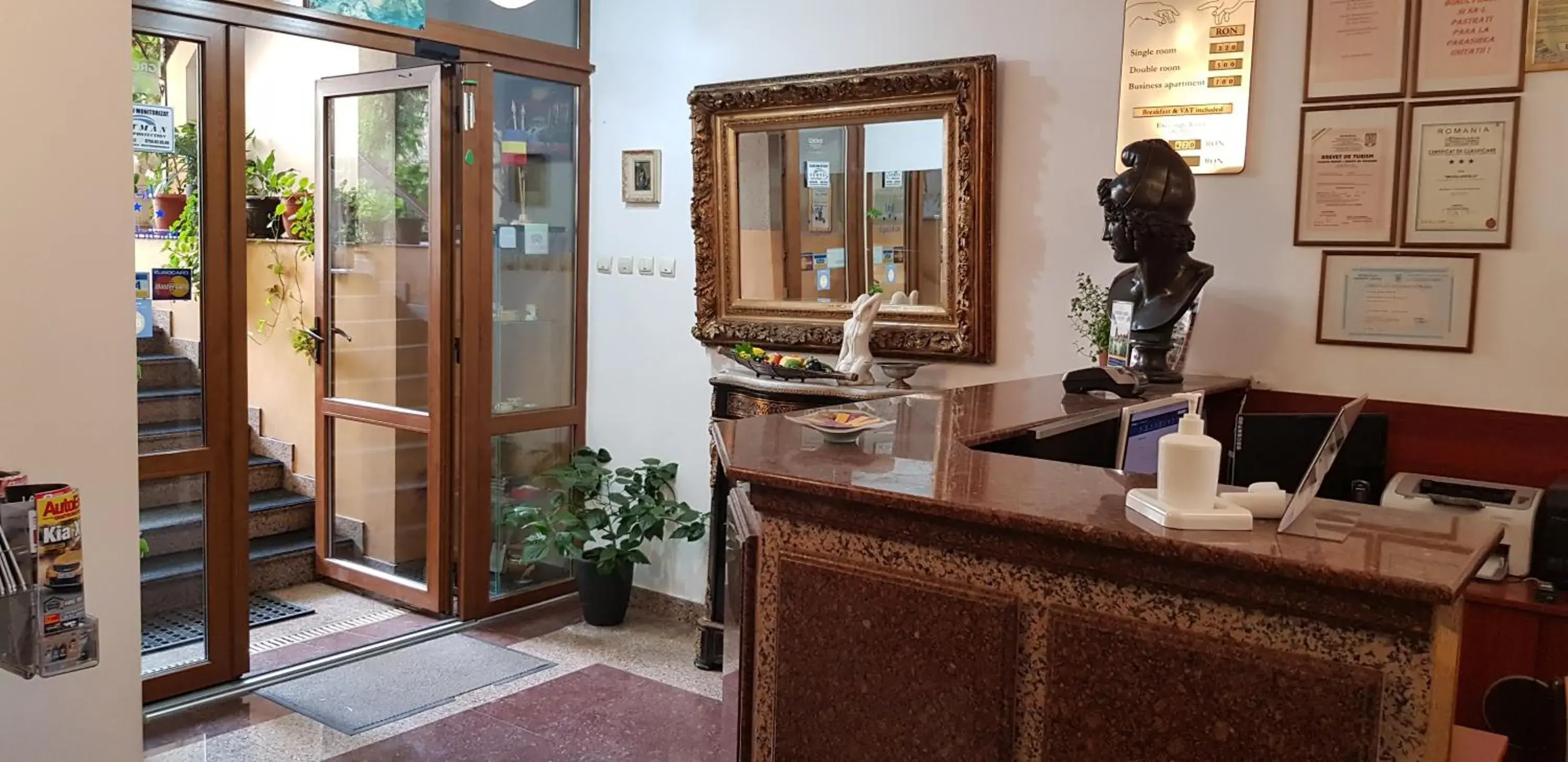 Lobby or reception in Hotel Michelangelo Lobby or reception in Hotel Michelangelo