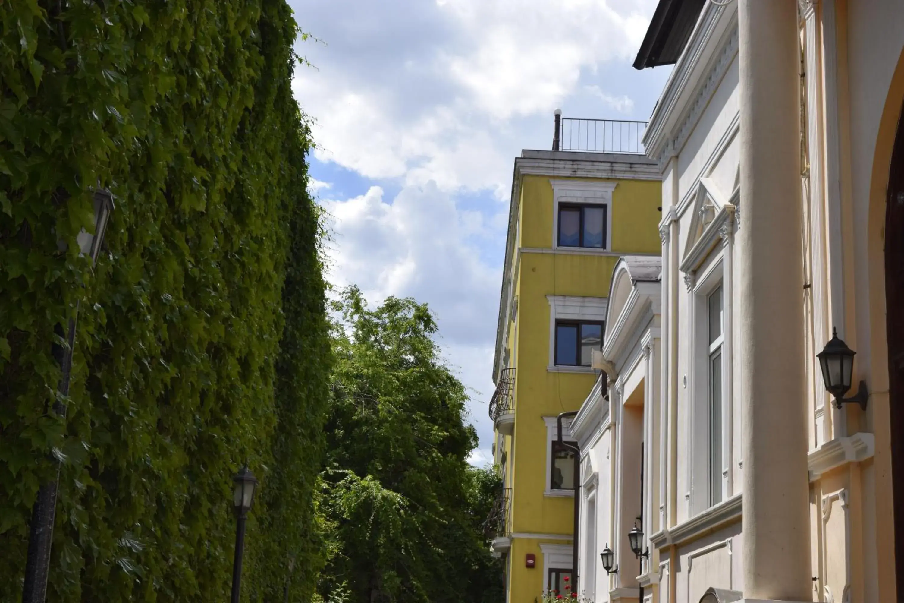 Facade/entrance in Hotel Michelangelo Facade/entrance in Hotel Michelangelo