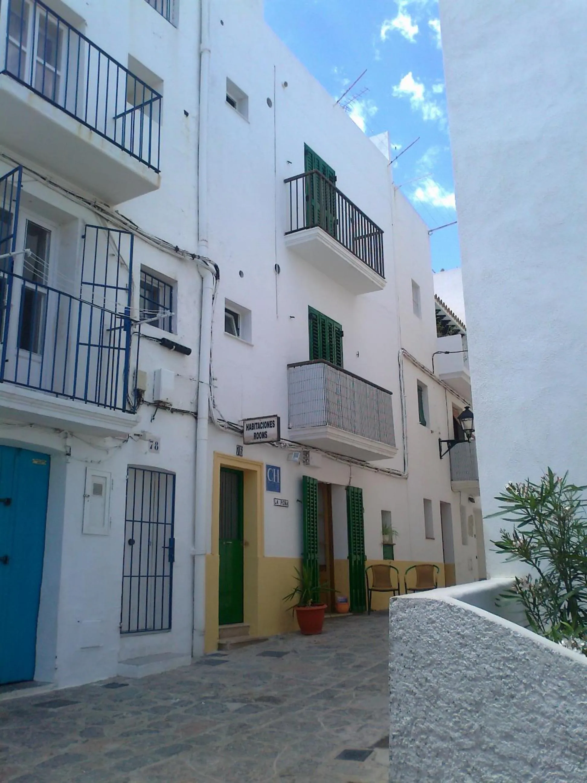 Facade/entrance in Casa de Huespedes la Peña