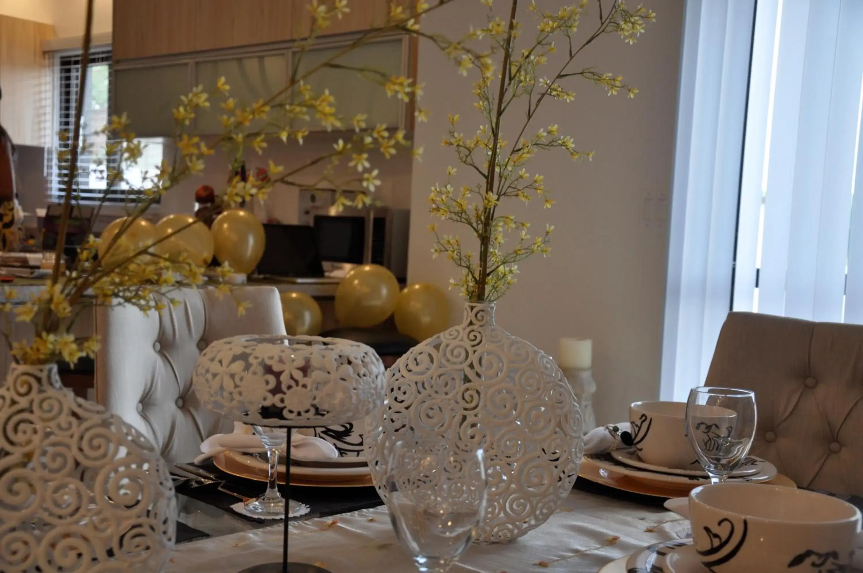 Dining area in Tumon Bel-Air Serviced Residence Dining area in Tumon Bel-Air Serviced Residence