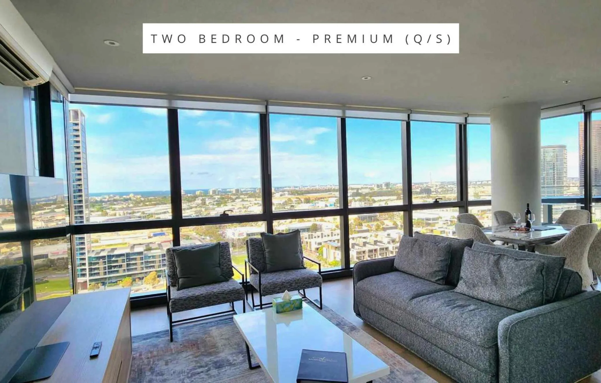 Day in Melbourne Lifestyle Apartments - Best Views on Collins