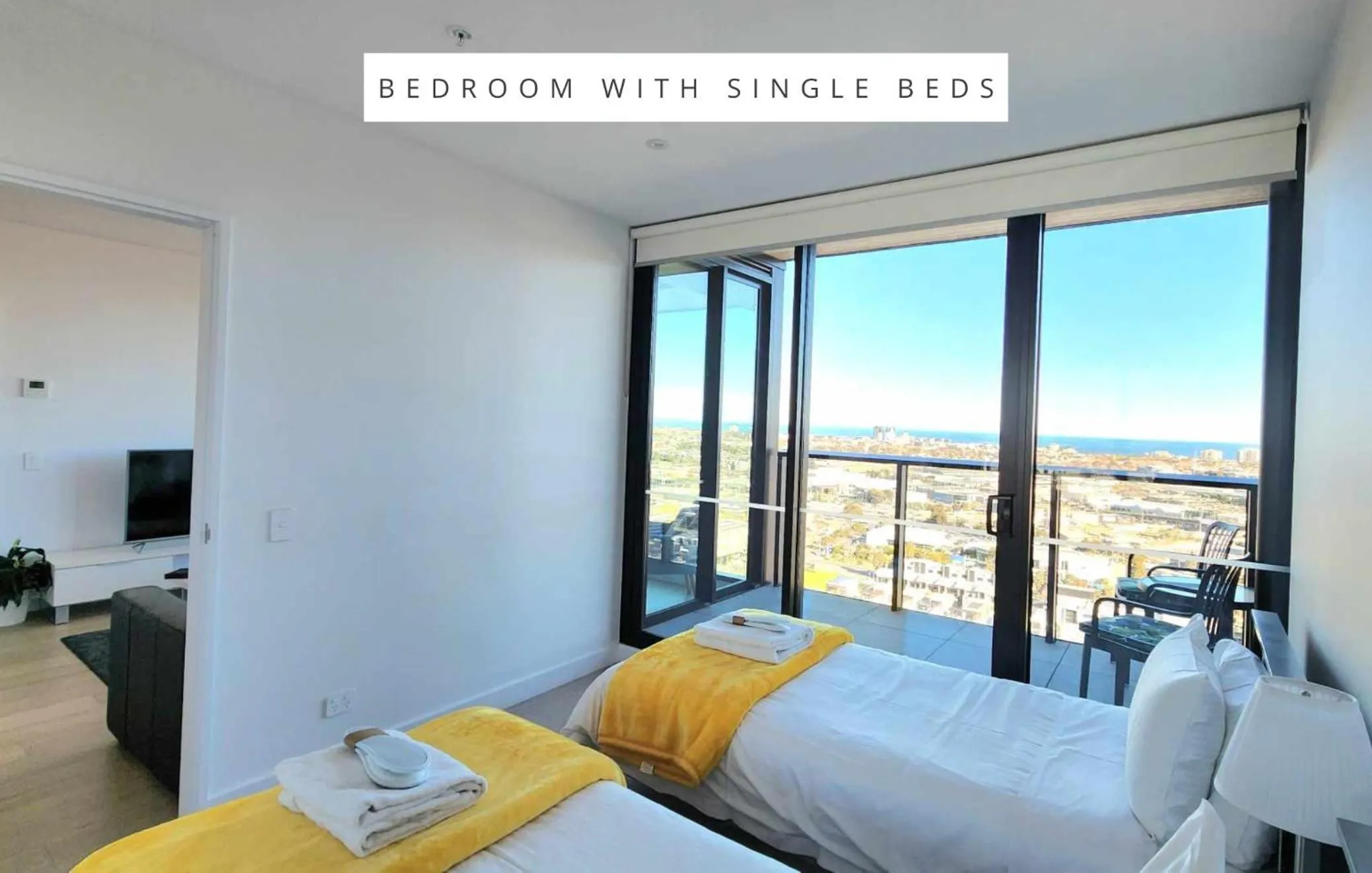 Bed in Melbourne Lifestyle Apartments - Best Views on Collins