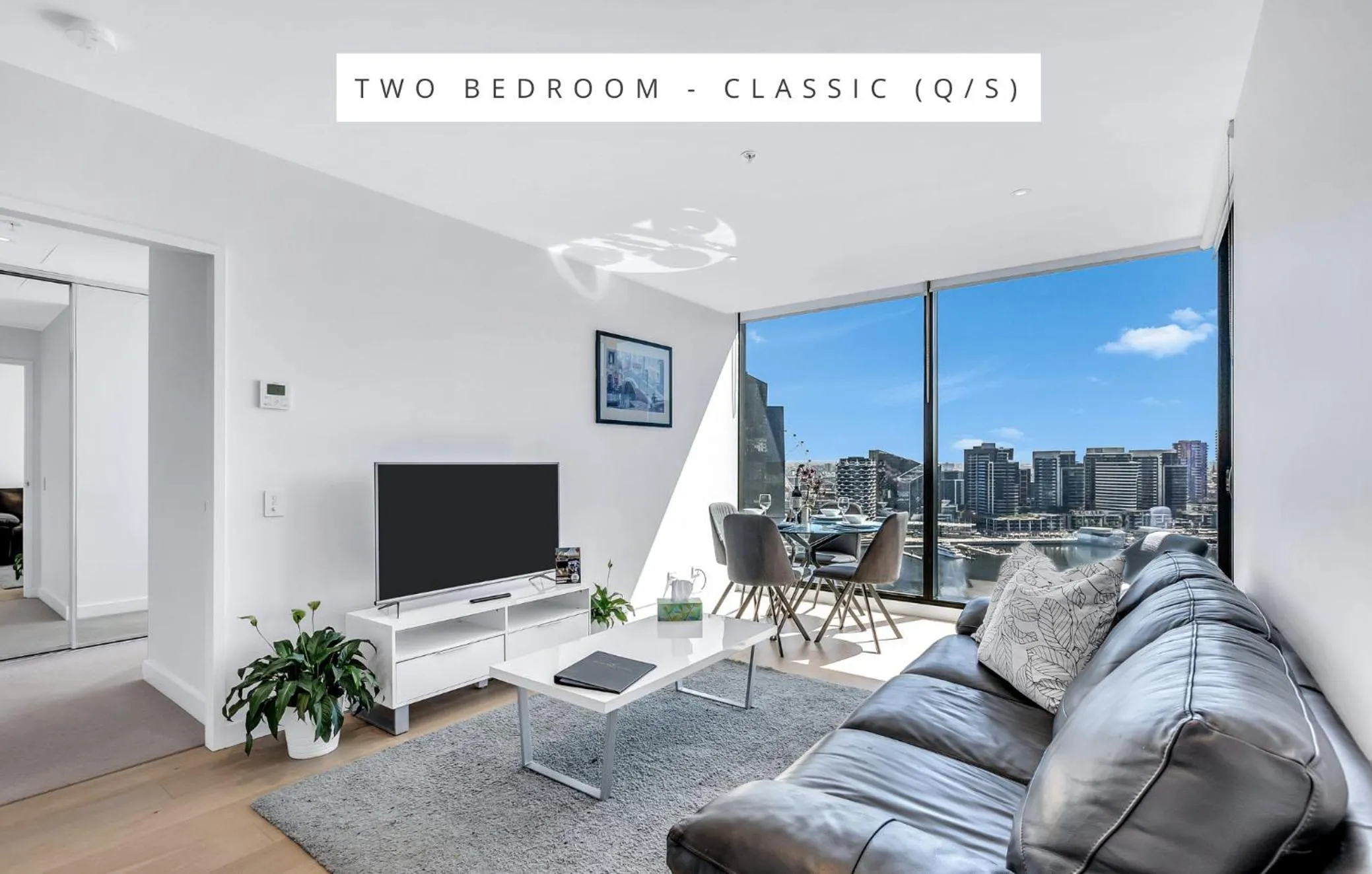 Day in Melbourne Lifestyle Apartments - Best Views on Collins