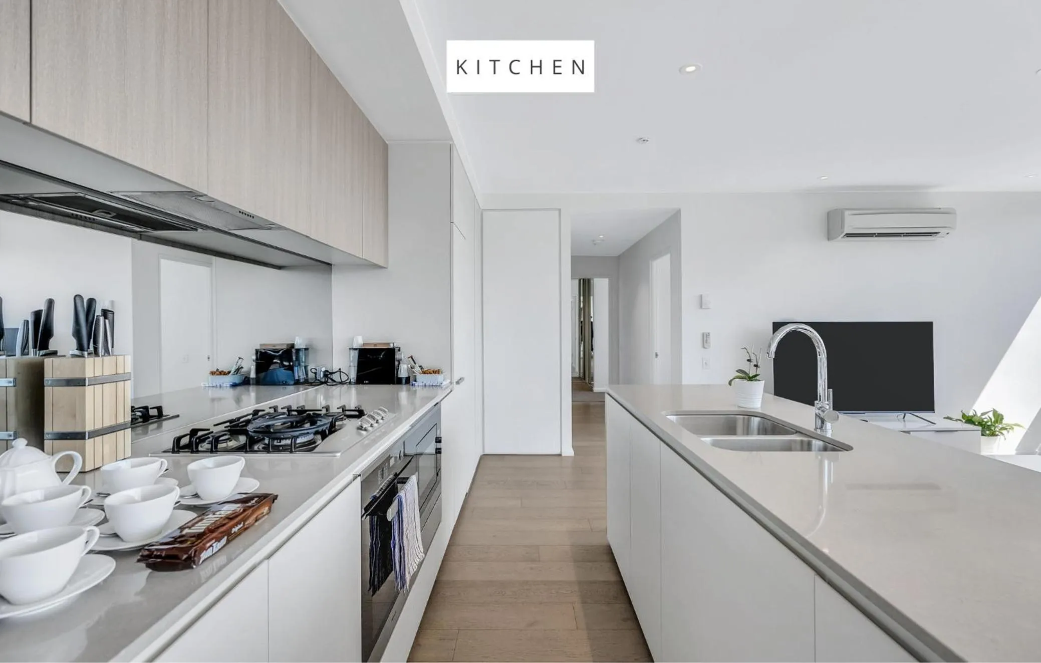 Coffee/tea facilities in Melbourne Lifestyle Apartments - Best Views on Collins