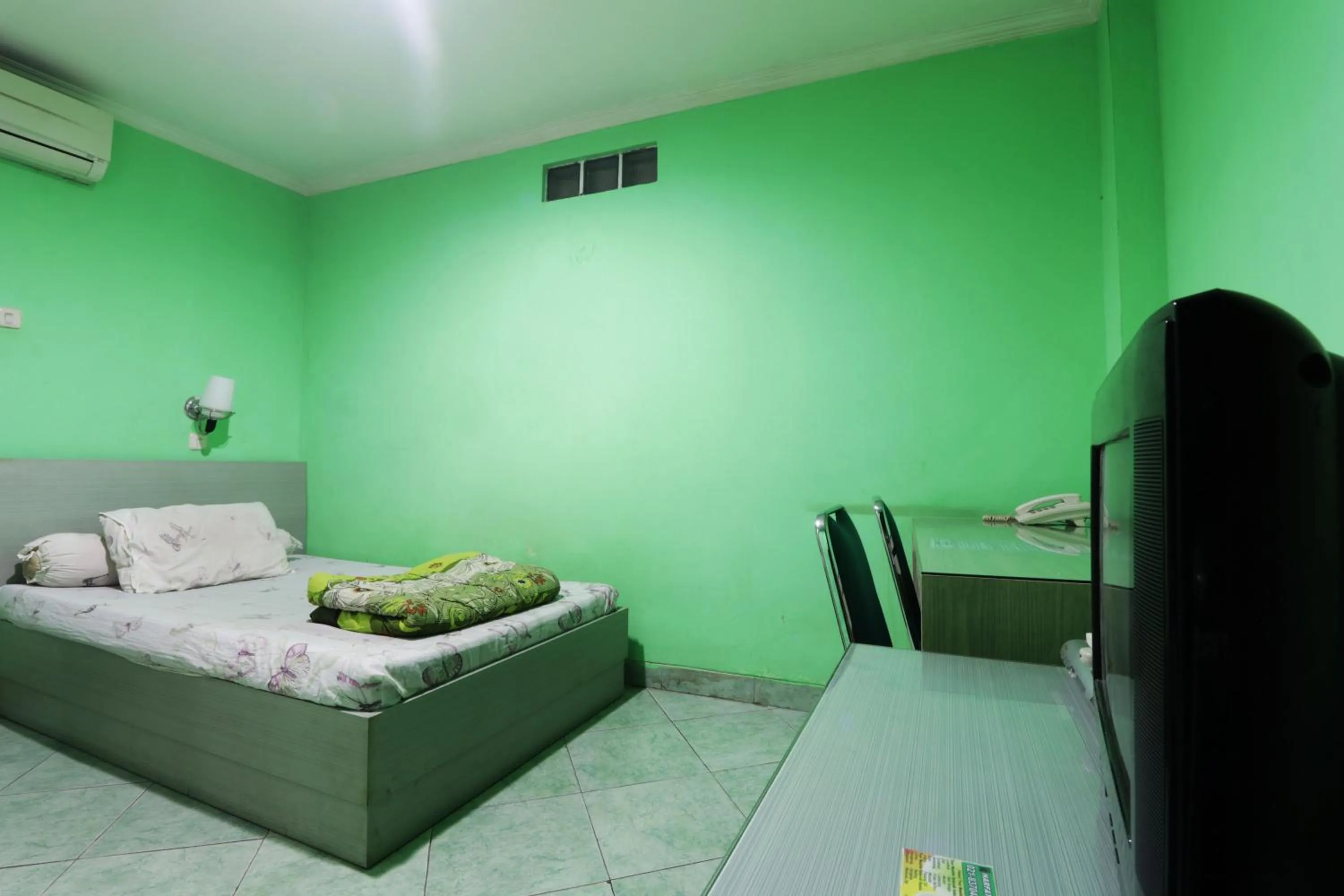 Photo of the whole room, Bed in Wisma Aam Syariah