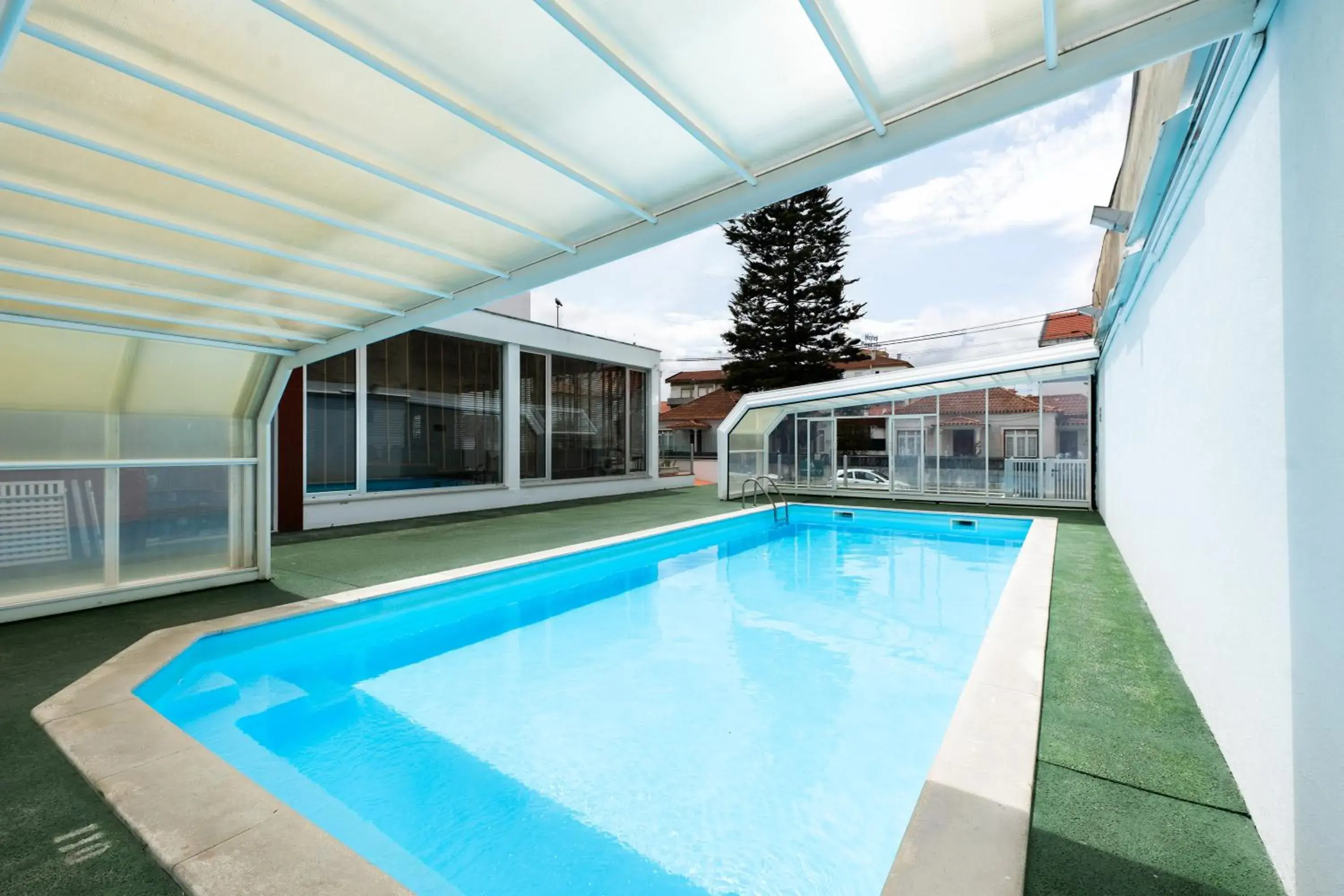 Swimming pool in Spirit Hotel Fonte Real - Antigo Hotel Flora Swimming pool in Spirit Hotel Fonte Real - Antigo Hotel Flora