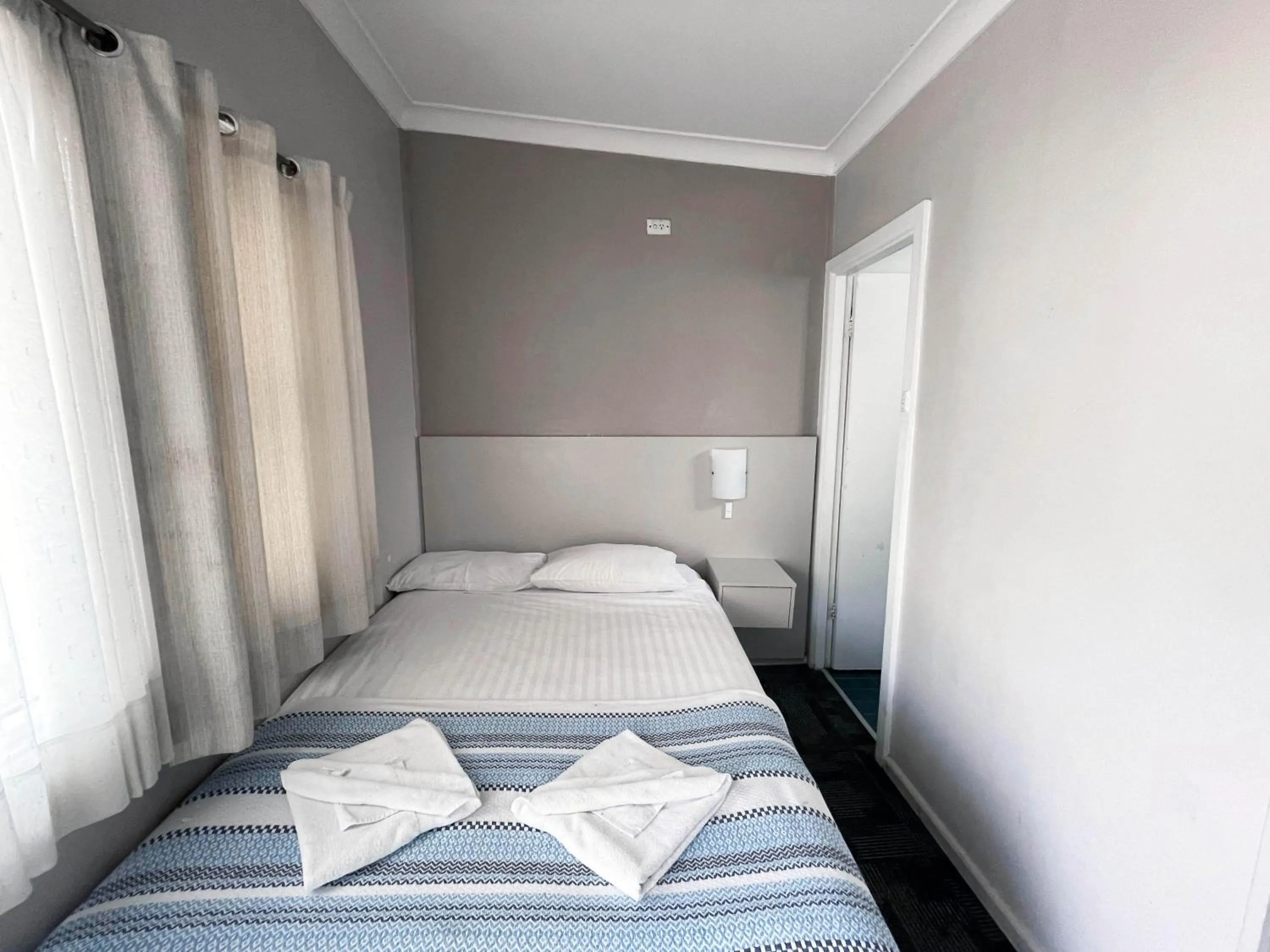 Superior Double Room in Hillview Motel