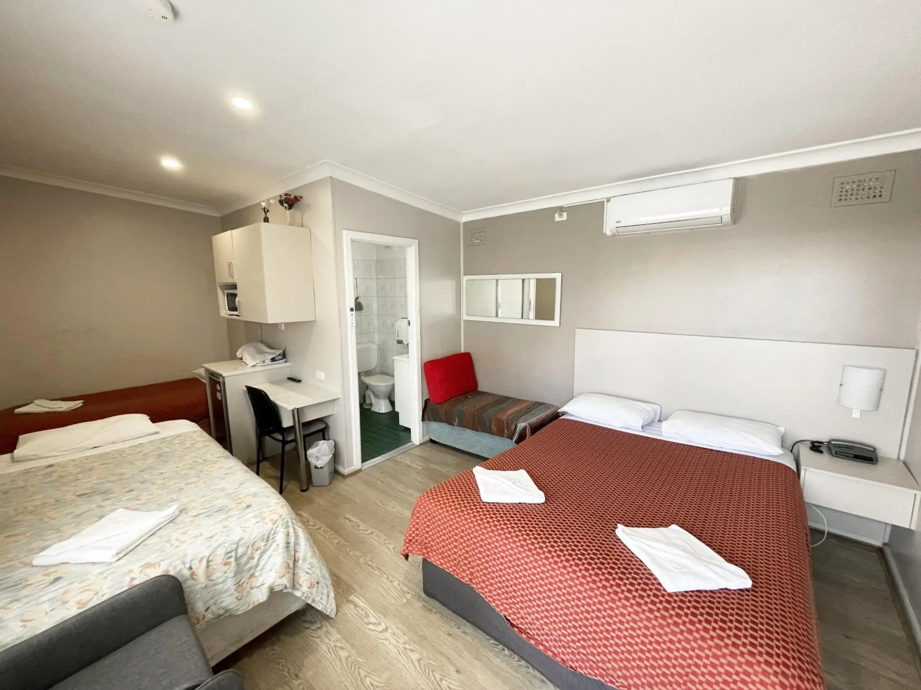 Superior Family Room in Hillview Motel Superior Family Room in Hillview Motel