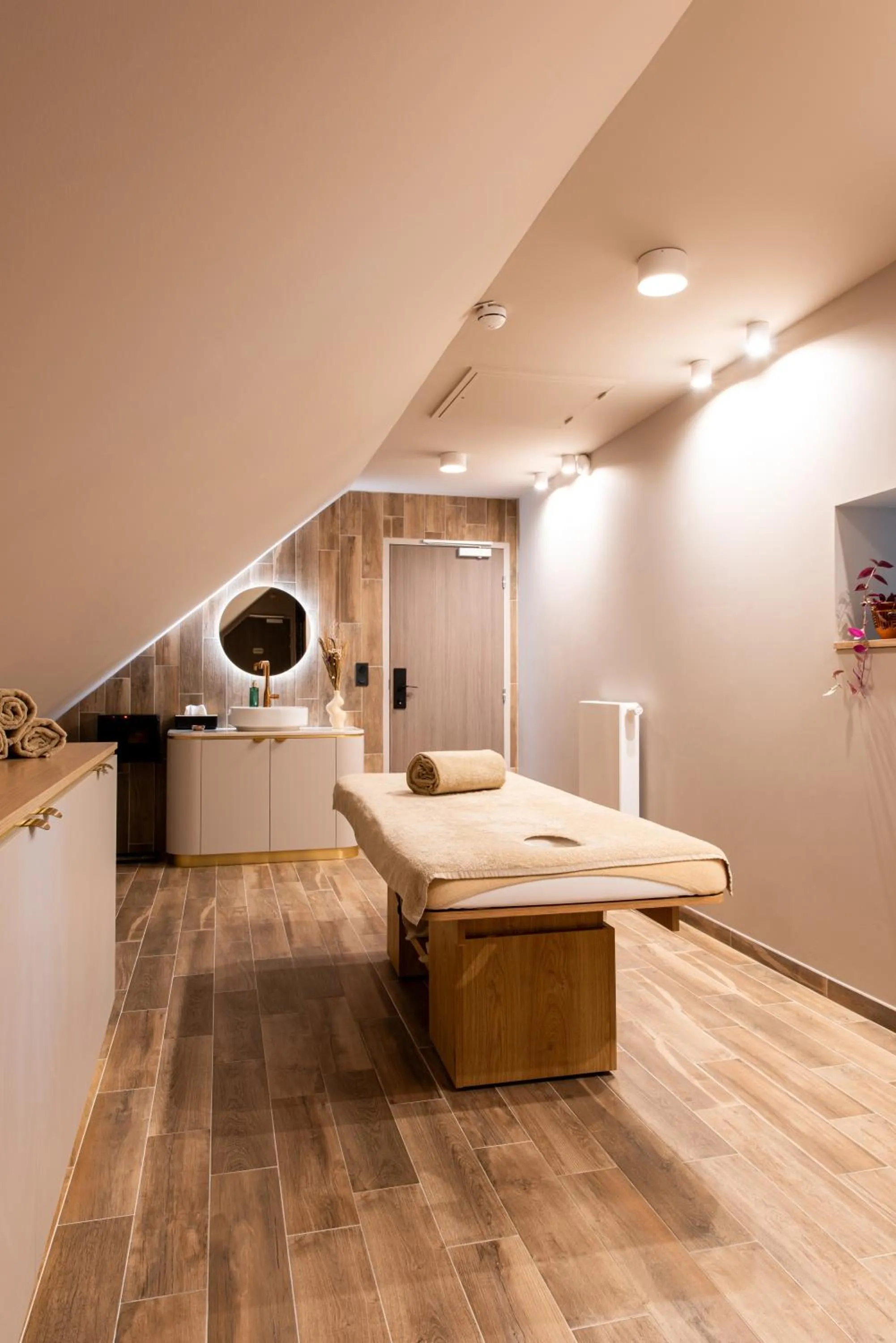 Spa and wellness centre/facilities, Bed in La Maison OBONO Hôtel & Spa