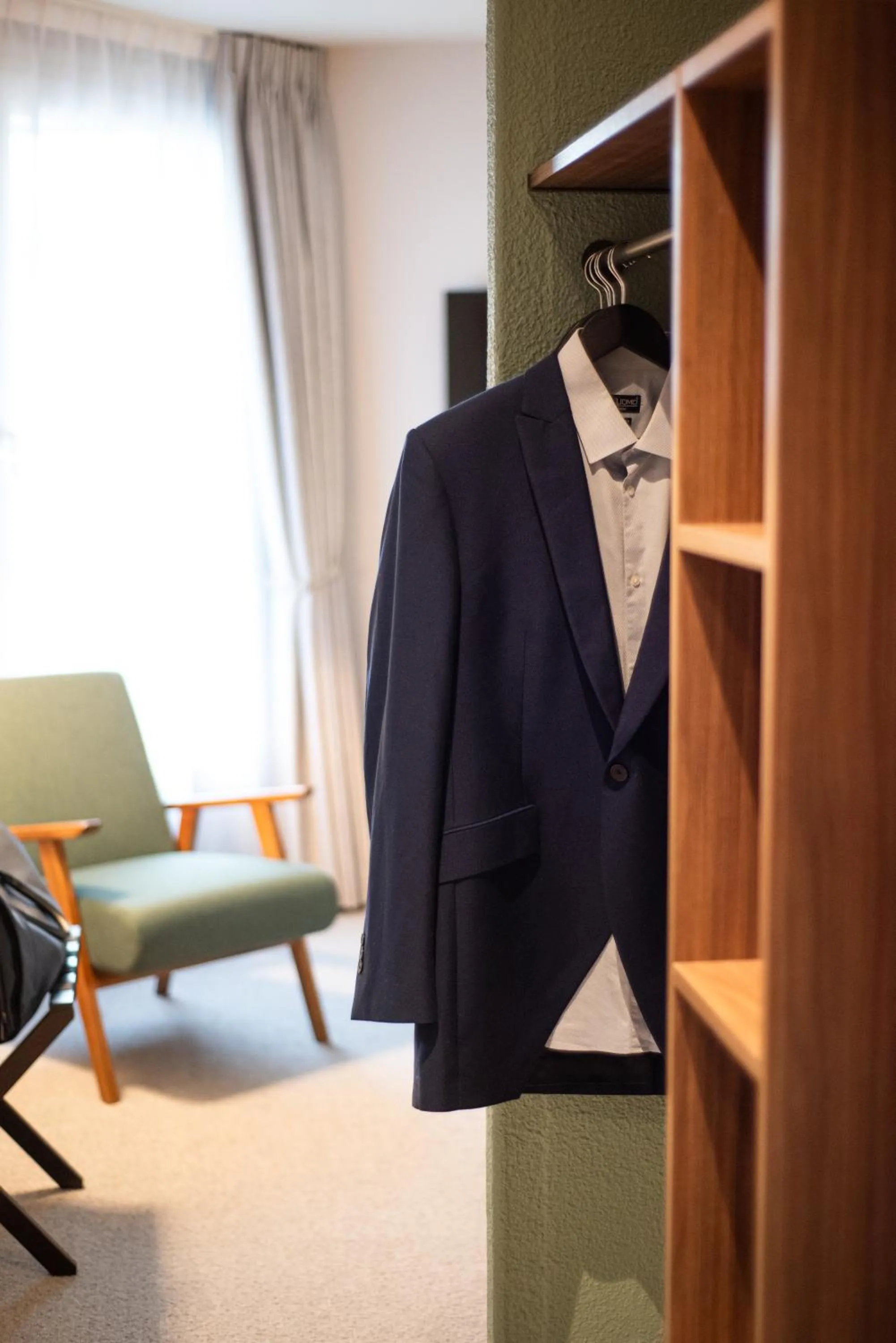 wardrobe in La Maison OBONO Hôtel & Spa