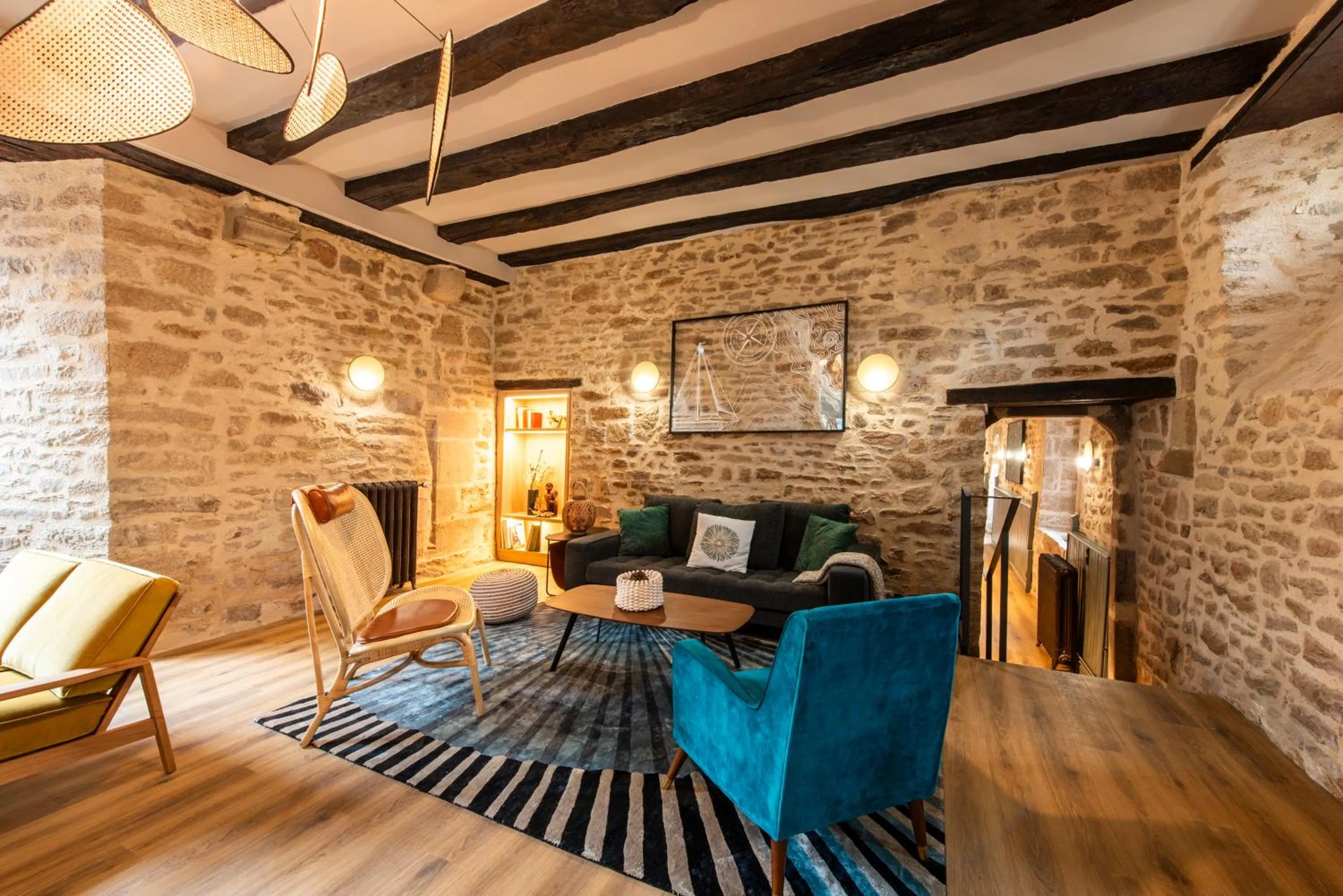 Library in La Maison OBONO Hôtel & Spa