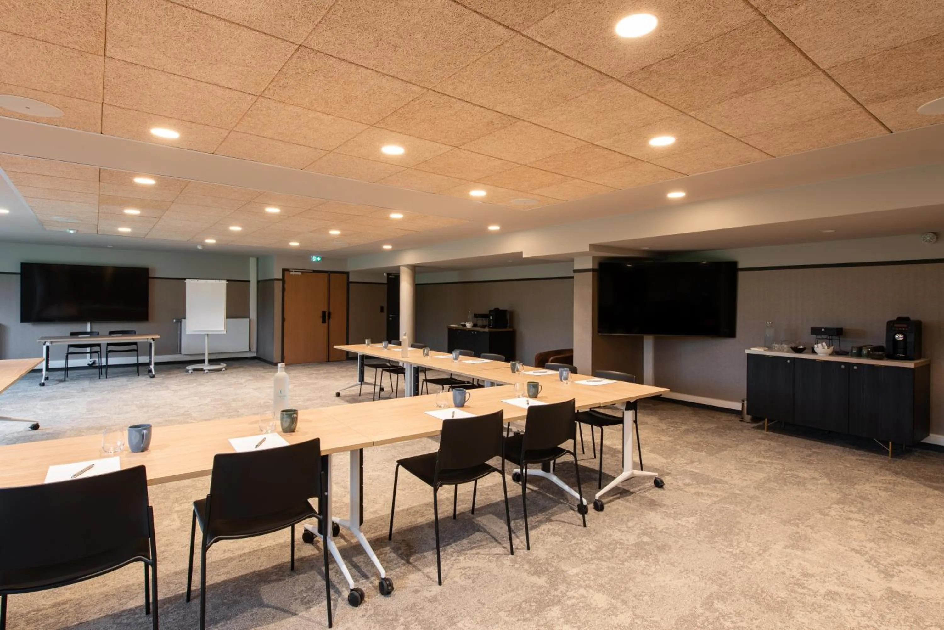 Meeting/conference room in La Maison OBONO Hôtel & Spa