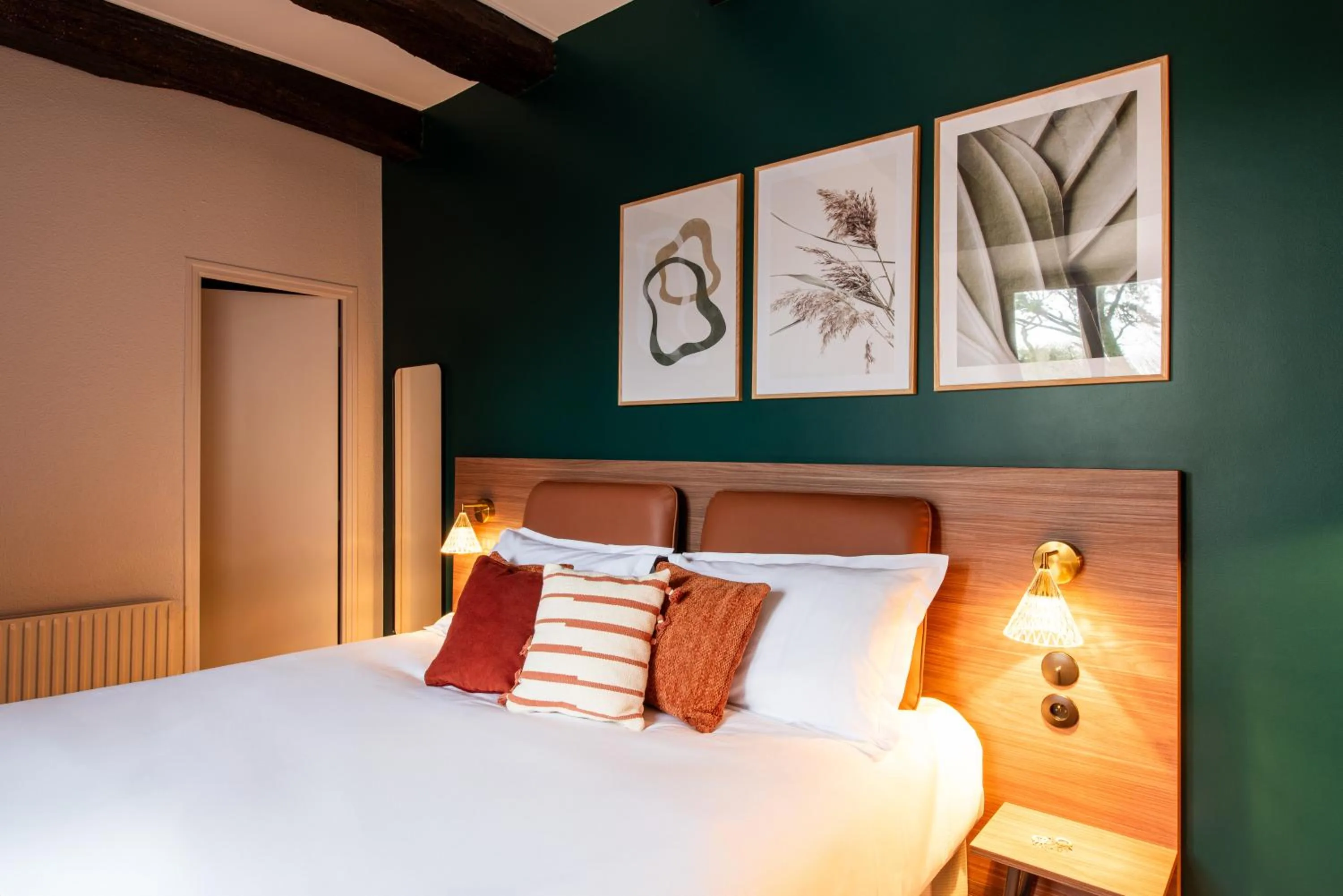 Bed in La Maison OBONO Hôtel & Spa