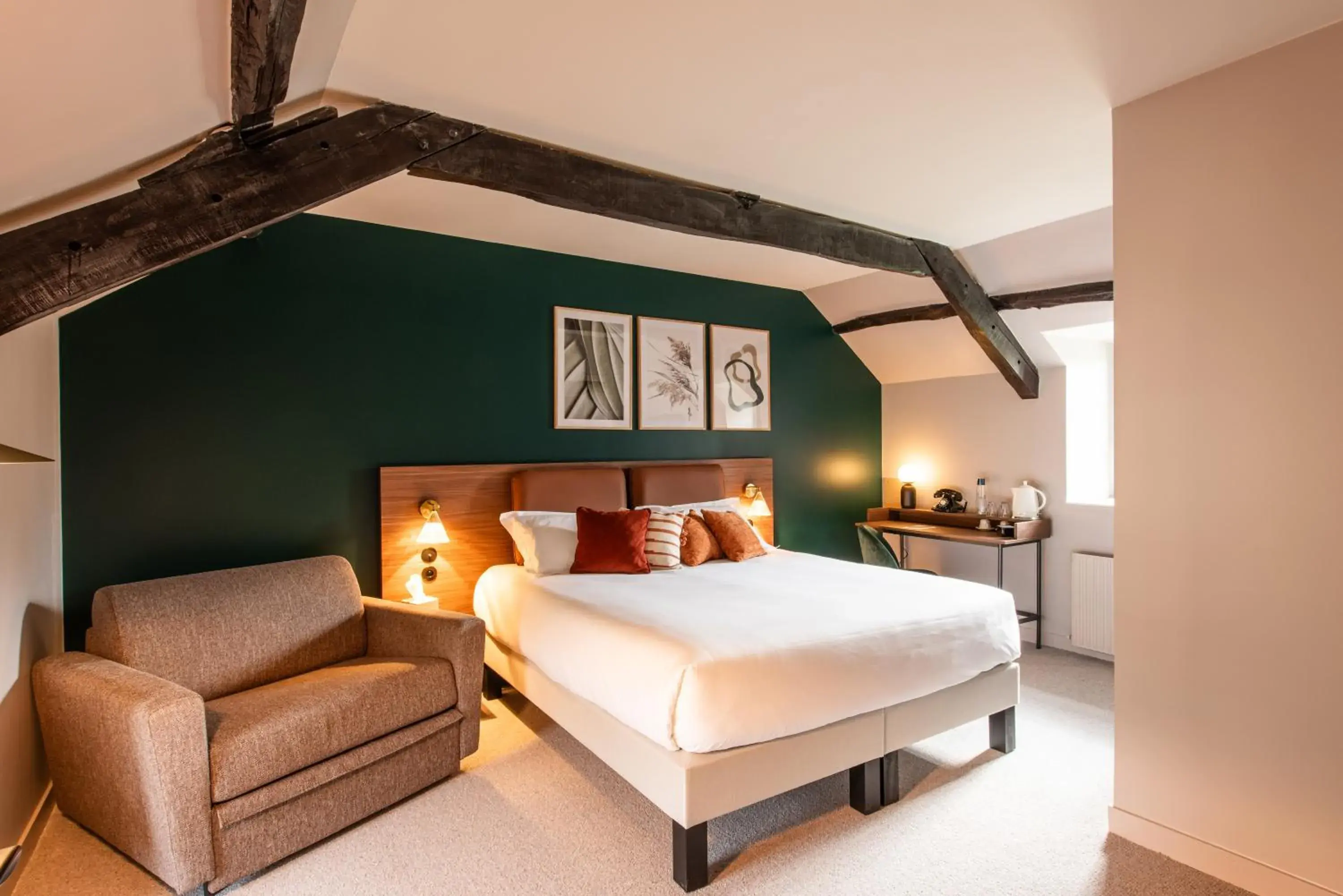 Photo of the whole room, Bed in La Maison OBONO Hôtel & Spa Photo of the whole room, Bed in La Maison OBONO Hôtel & Spa