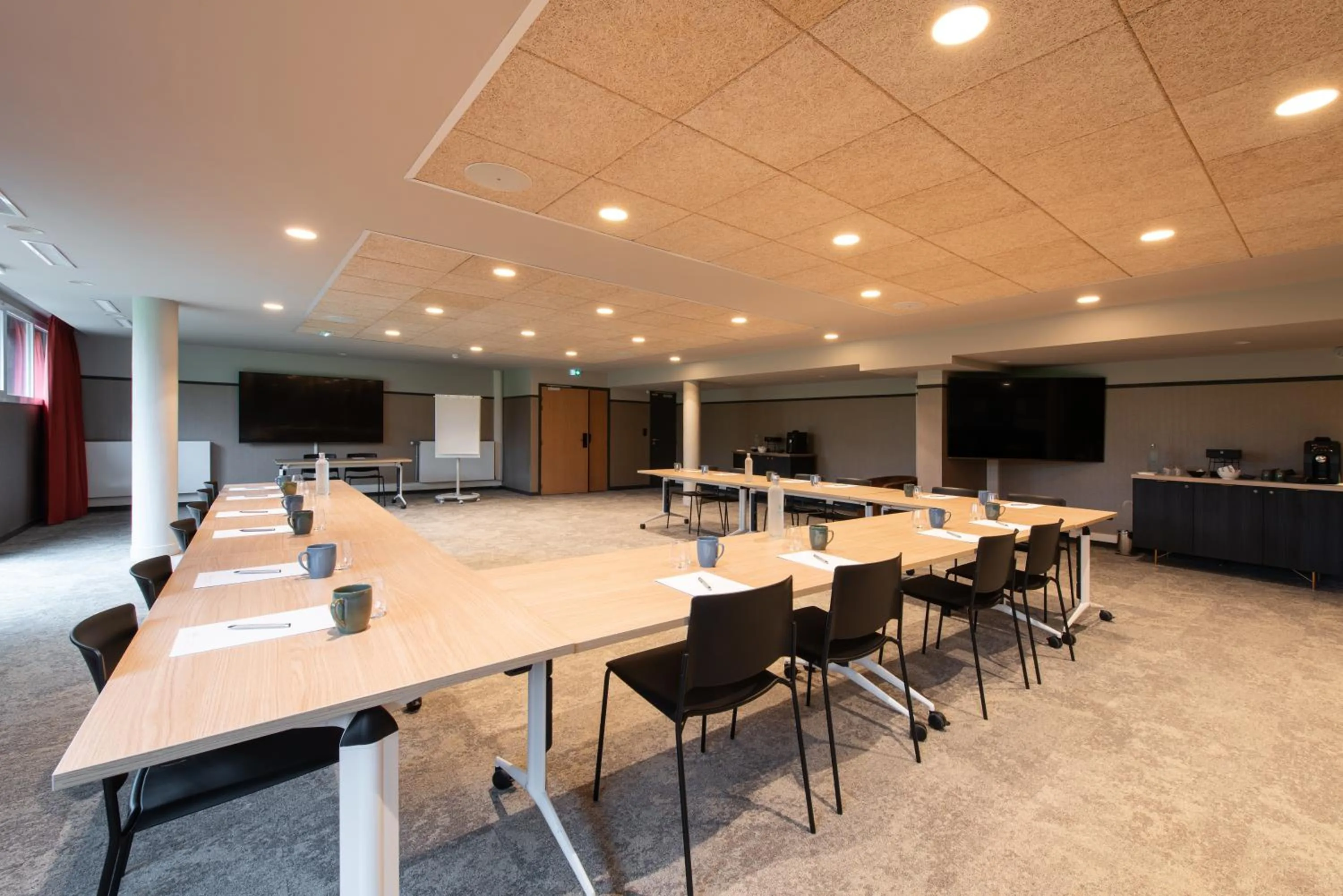 Meeting/conference room in La Maison OBONO Hôtel & Spa