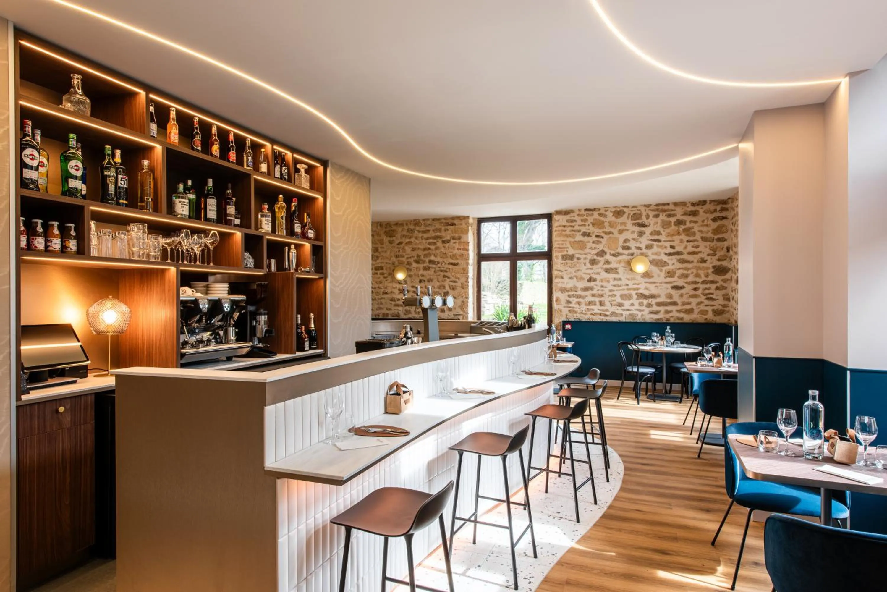 Lounge or bar in La Maison OBONO Hôtel & Spa