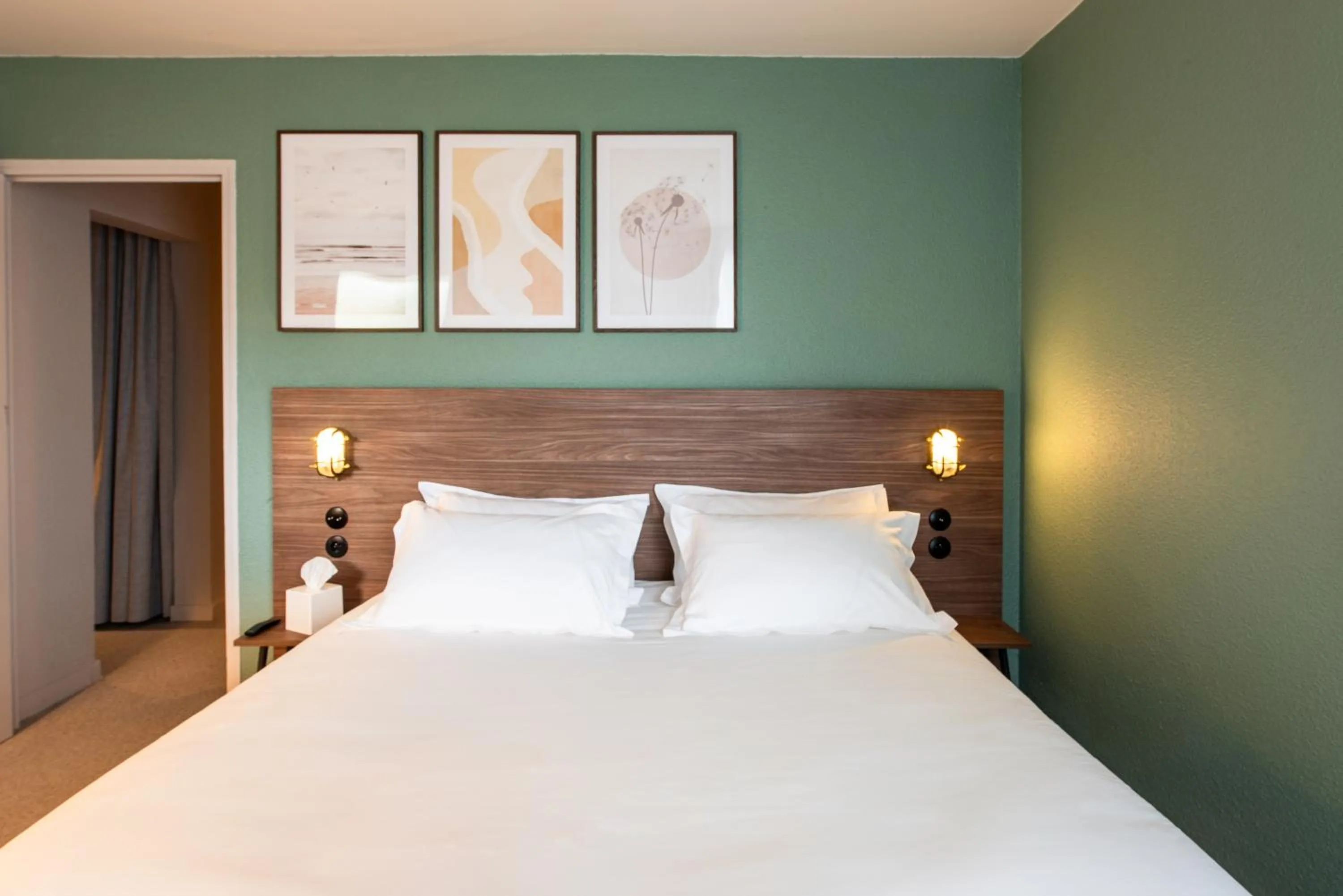 Bed in La Maison OBONO Hôtel & Spa