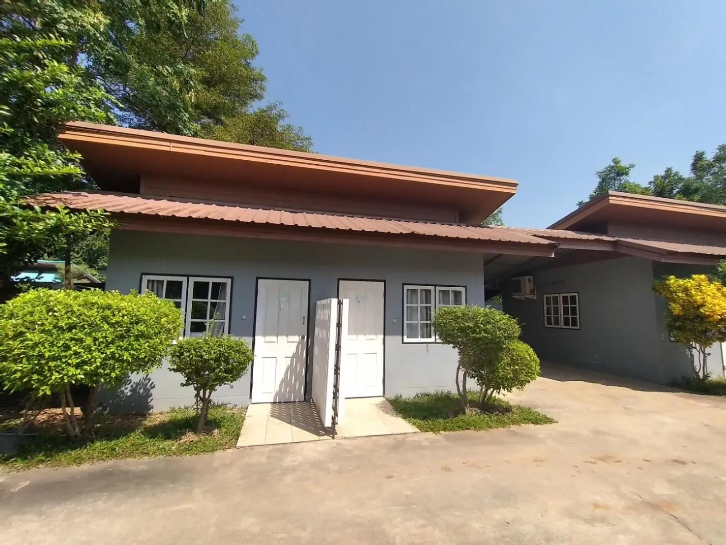 Property building in The Money Inn