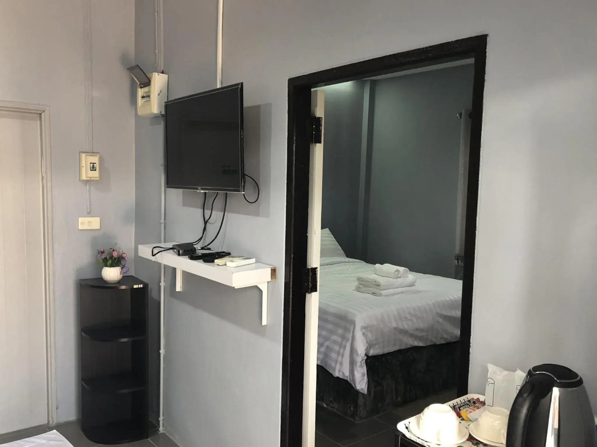 Bedroom, Bed in The Money Inn Bedroom, Bed in The Money Inn